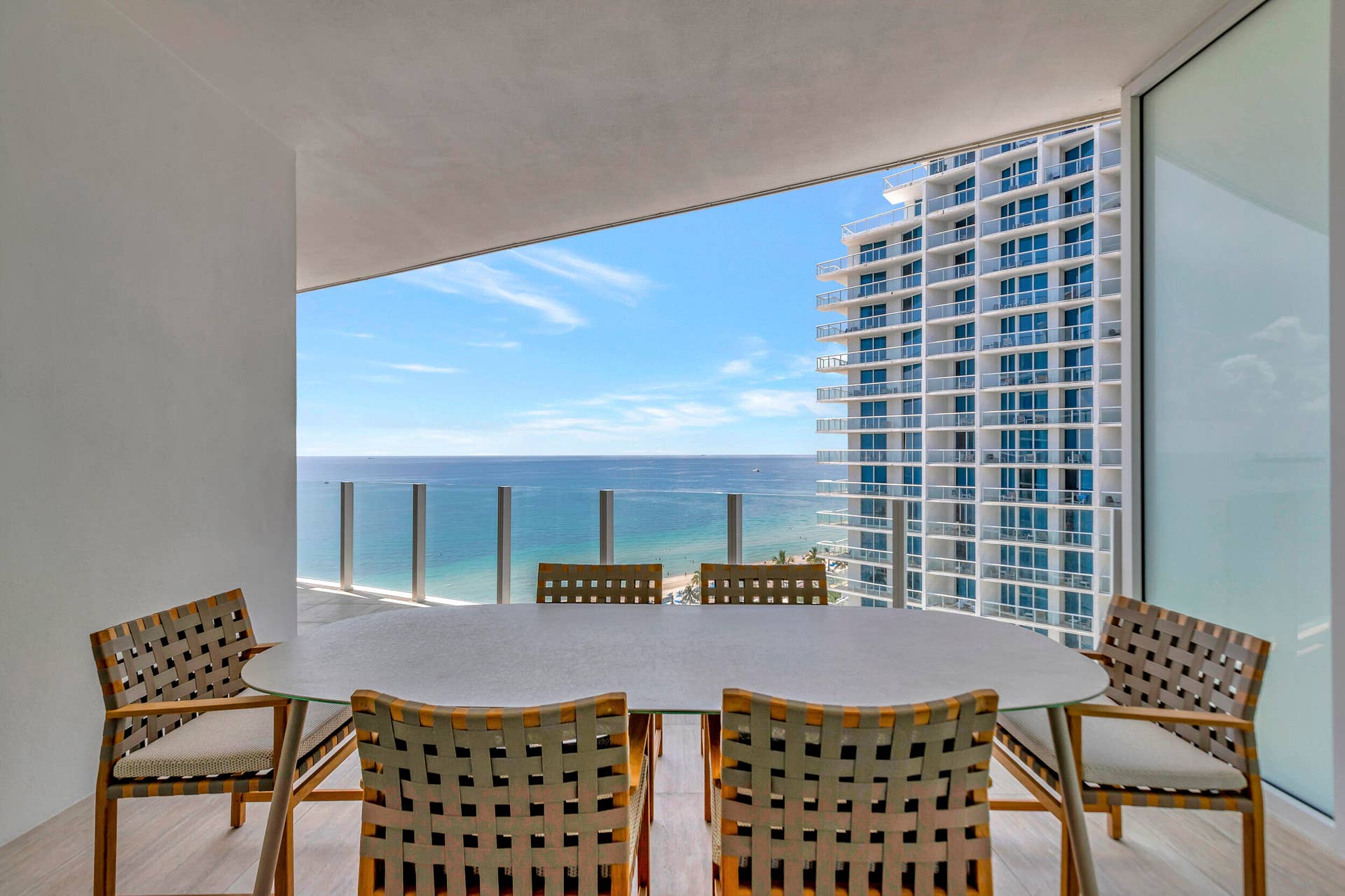 525 N FORT LAUDERDALE BEACH Boulevard, #1705, Fort Lauderdale, FL 33304 37__g6i4907