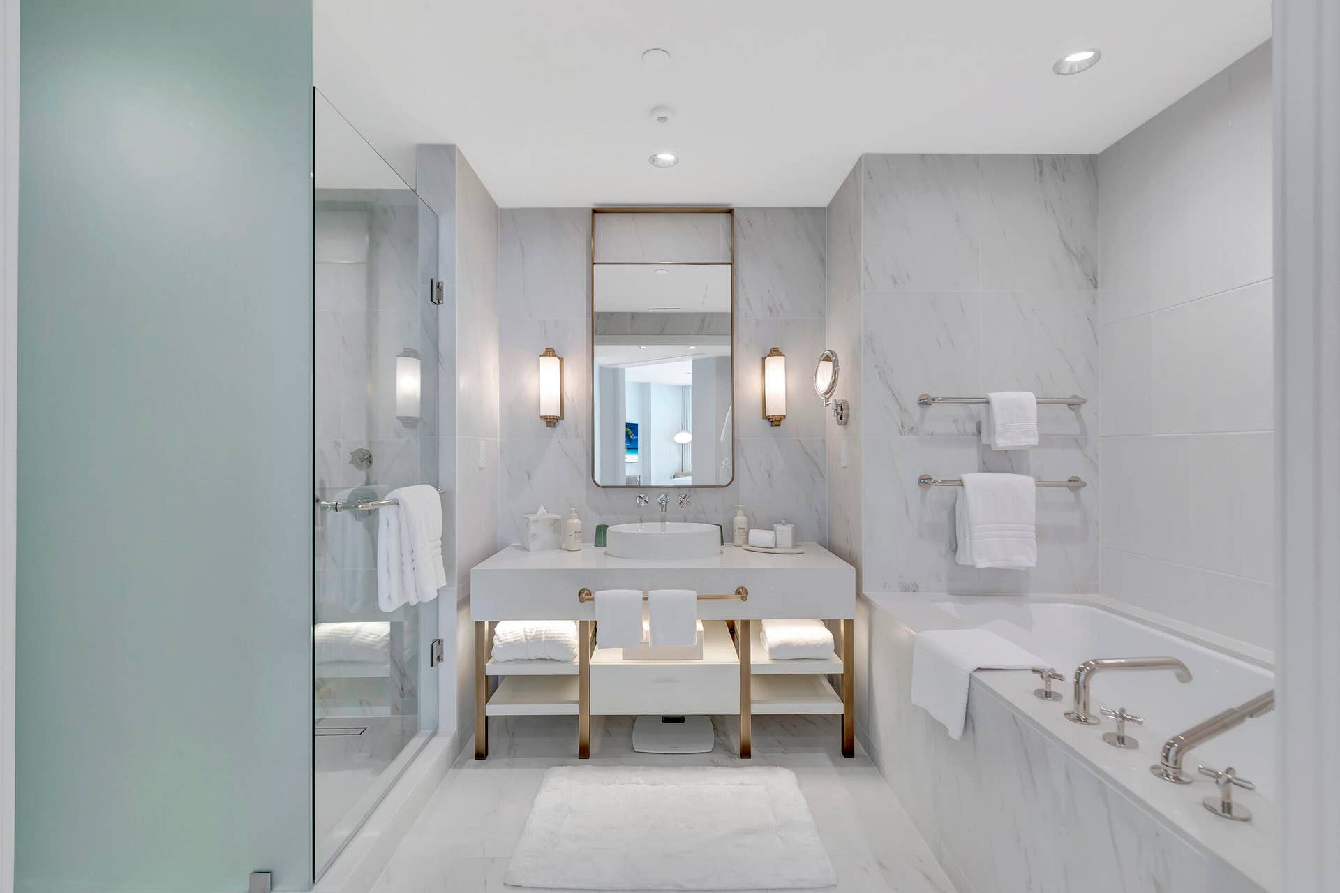 525 N FORT LAUDERDALE BEACH Boulevard, #1705, Fort Lauderdale, FL 33304 26__g6i4852
