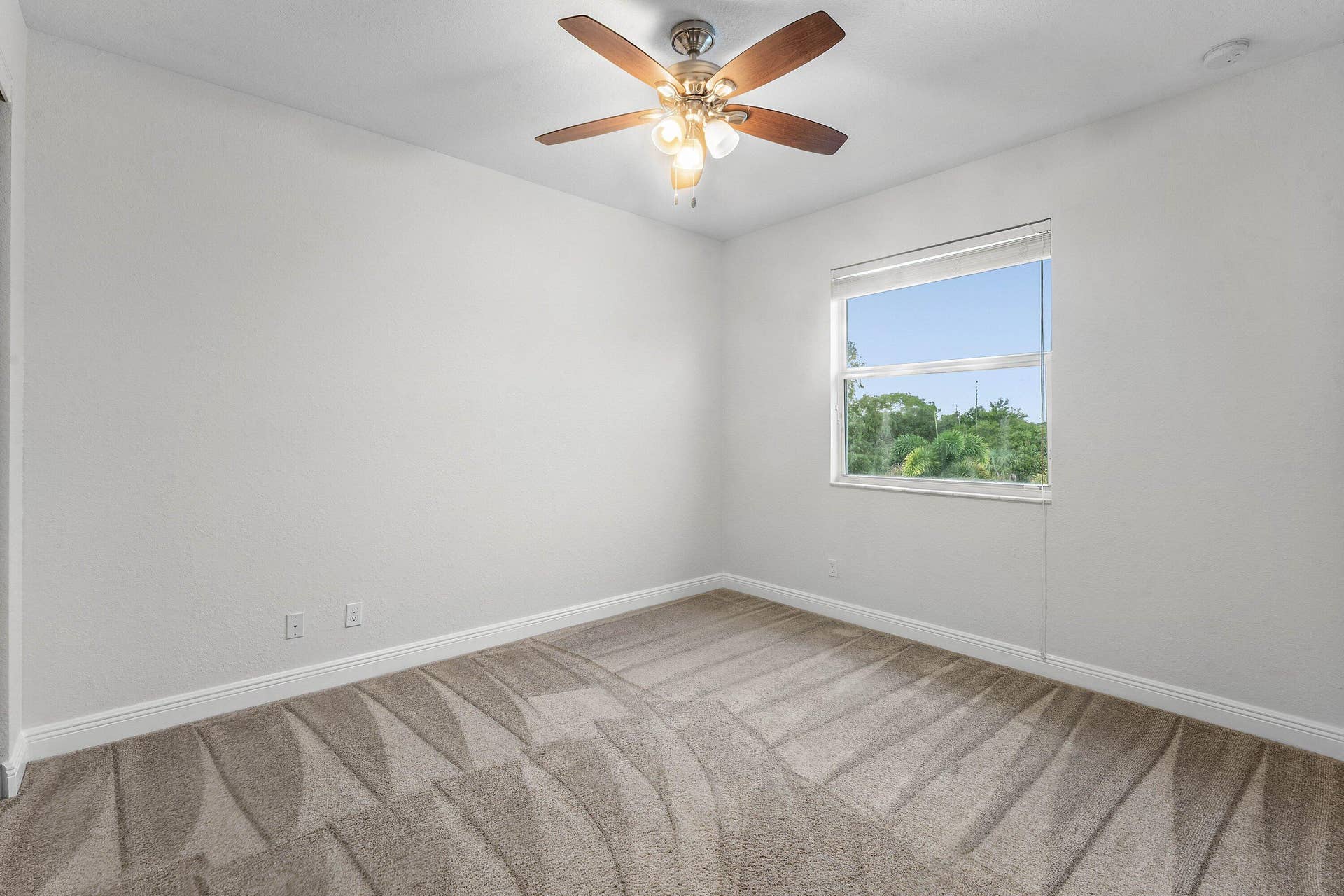 141 UMBRELLA Place, Jupiter, FL 33458 032-141UmbrellaPlace-Jupiter-FL-33458-SM