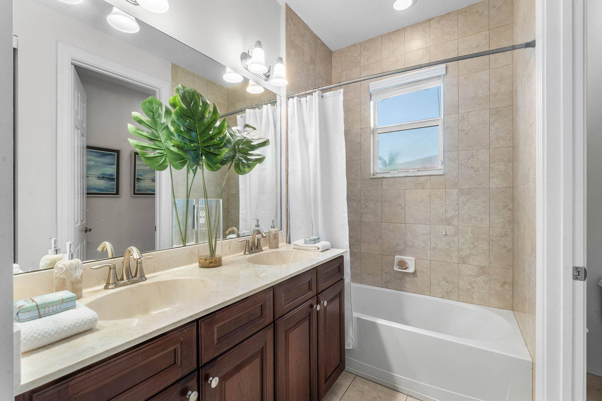 141 UMBRELLA Place, Jupiter, FL 33458 033-141UmbrellaPlace-Jupiter-FL-33458-SM