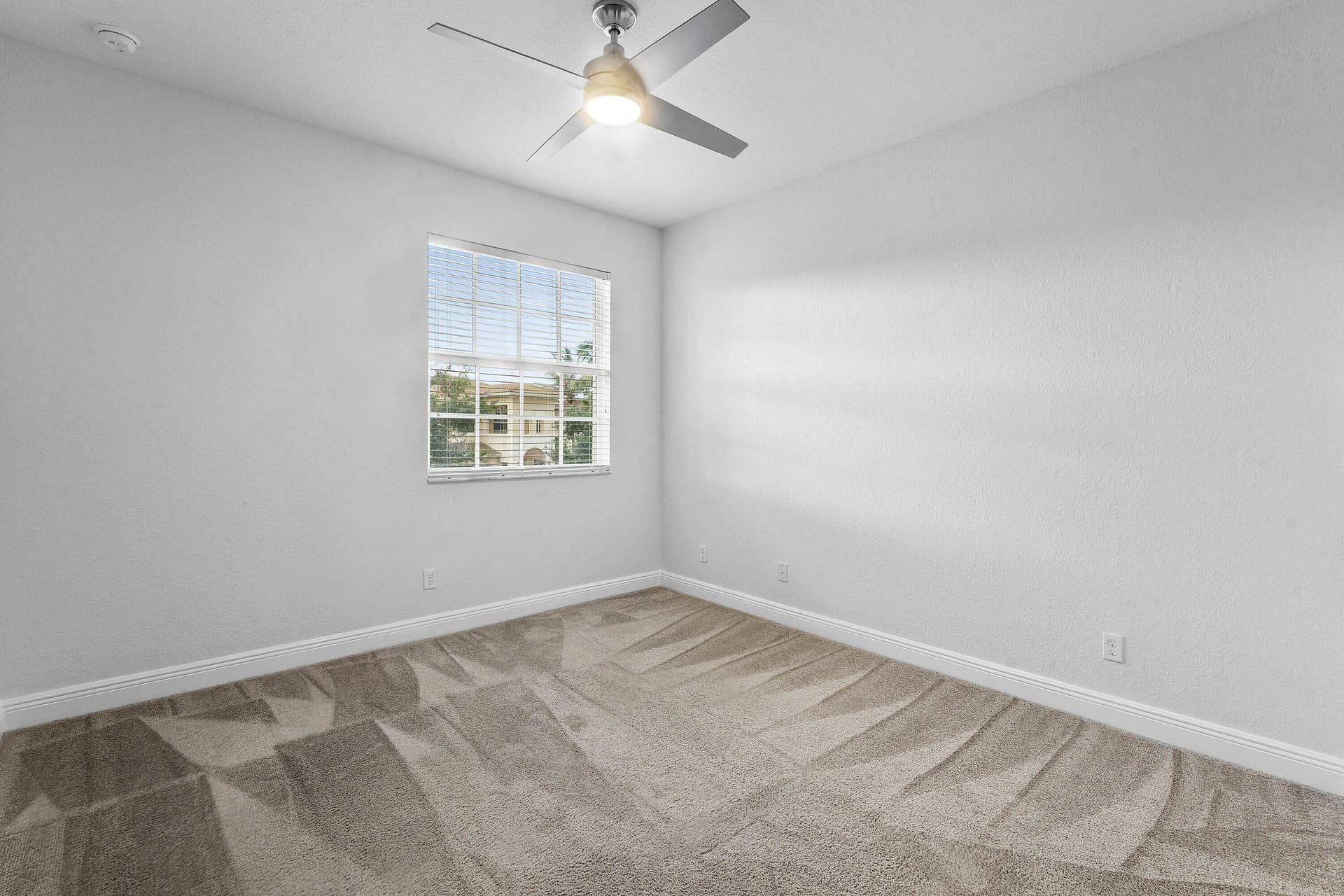 141 UMBRELLA Place, Jupiter, FL 33458 034-141UmbrellaPlace-Jupiter-FL-33458-SM