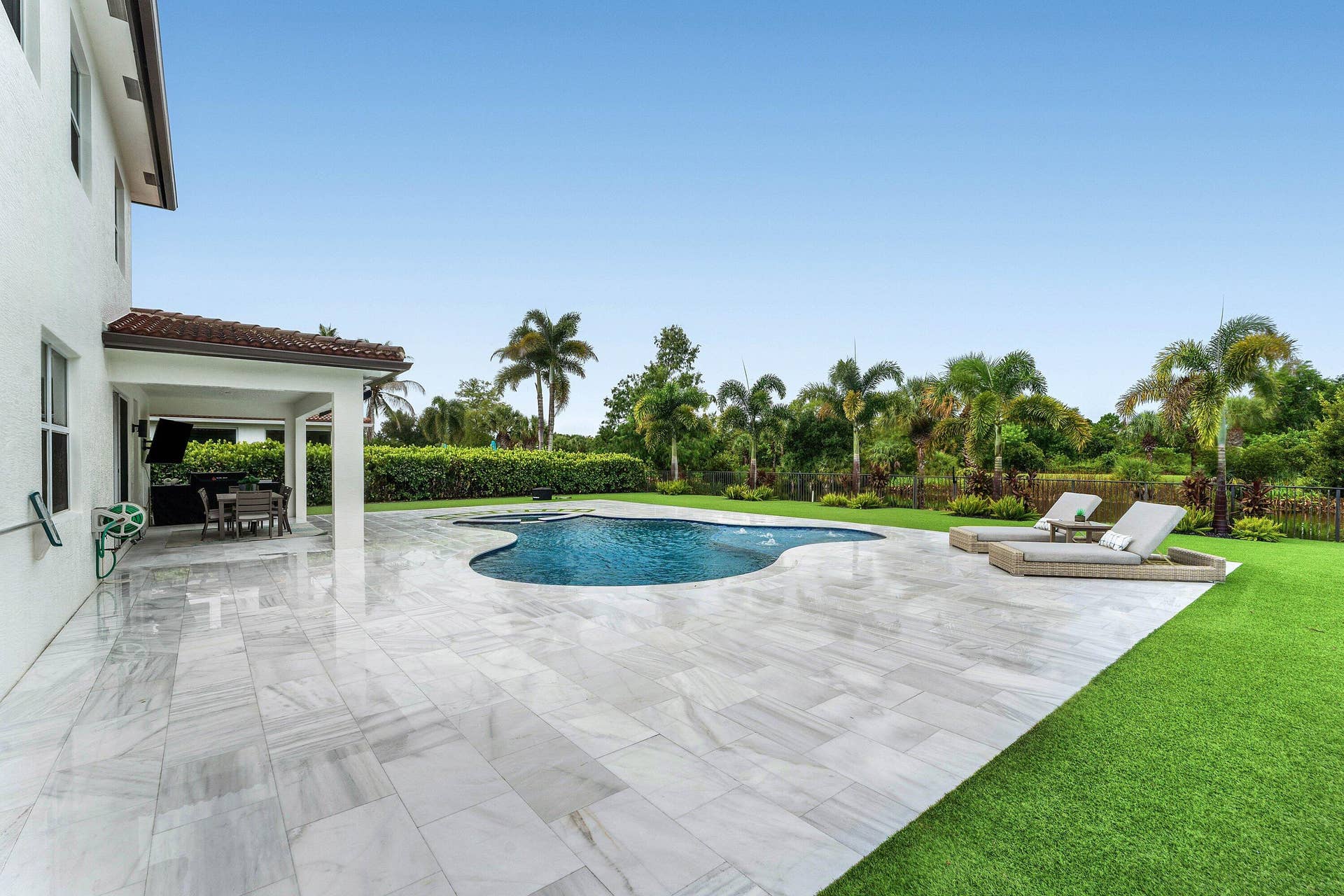 141 UMBRELLA Place, Jupiter, FL 33458 036-141UmbrellaPlace-Jupiter-FL-33458-SM