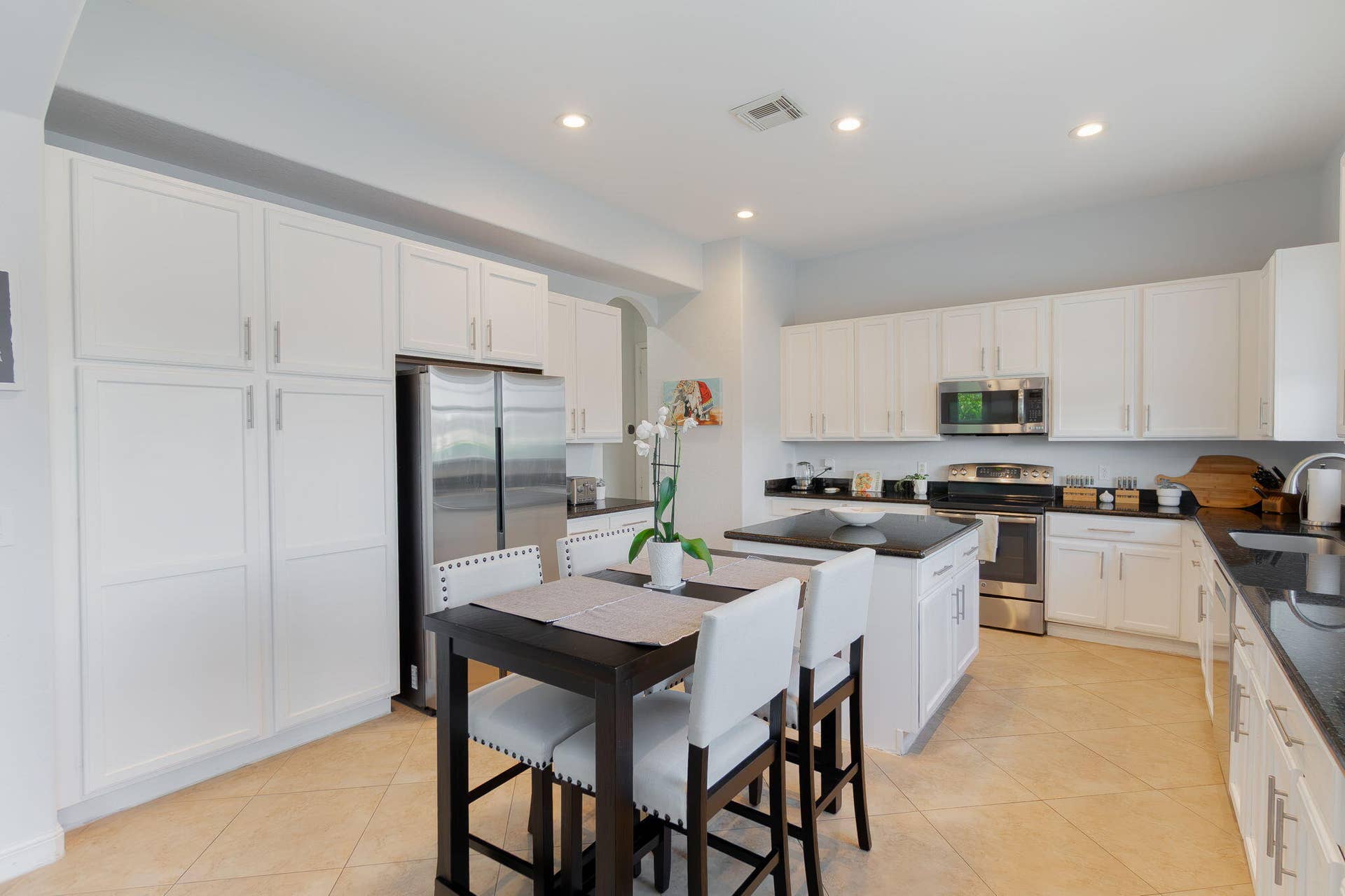 Huge kitchen!