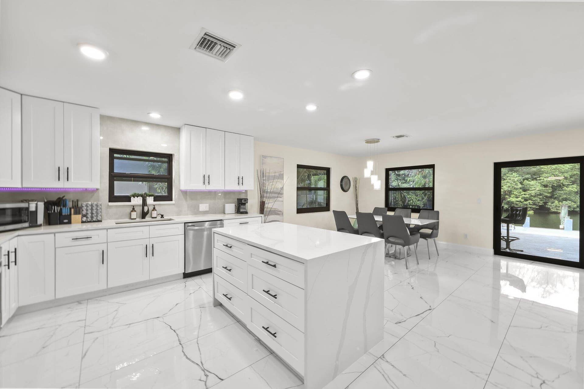 4406 SW 35th Ave - 15.jpg-SMALL