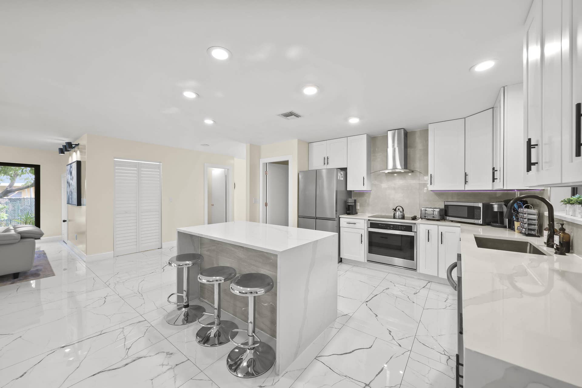 4406 SW 35th Ave - 18.jpg-FULL