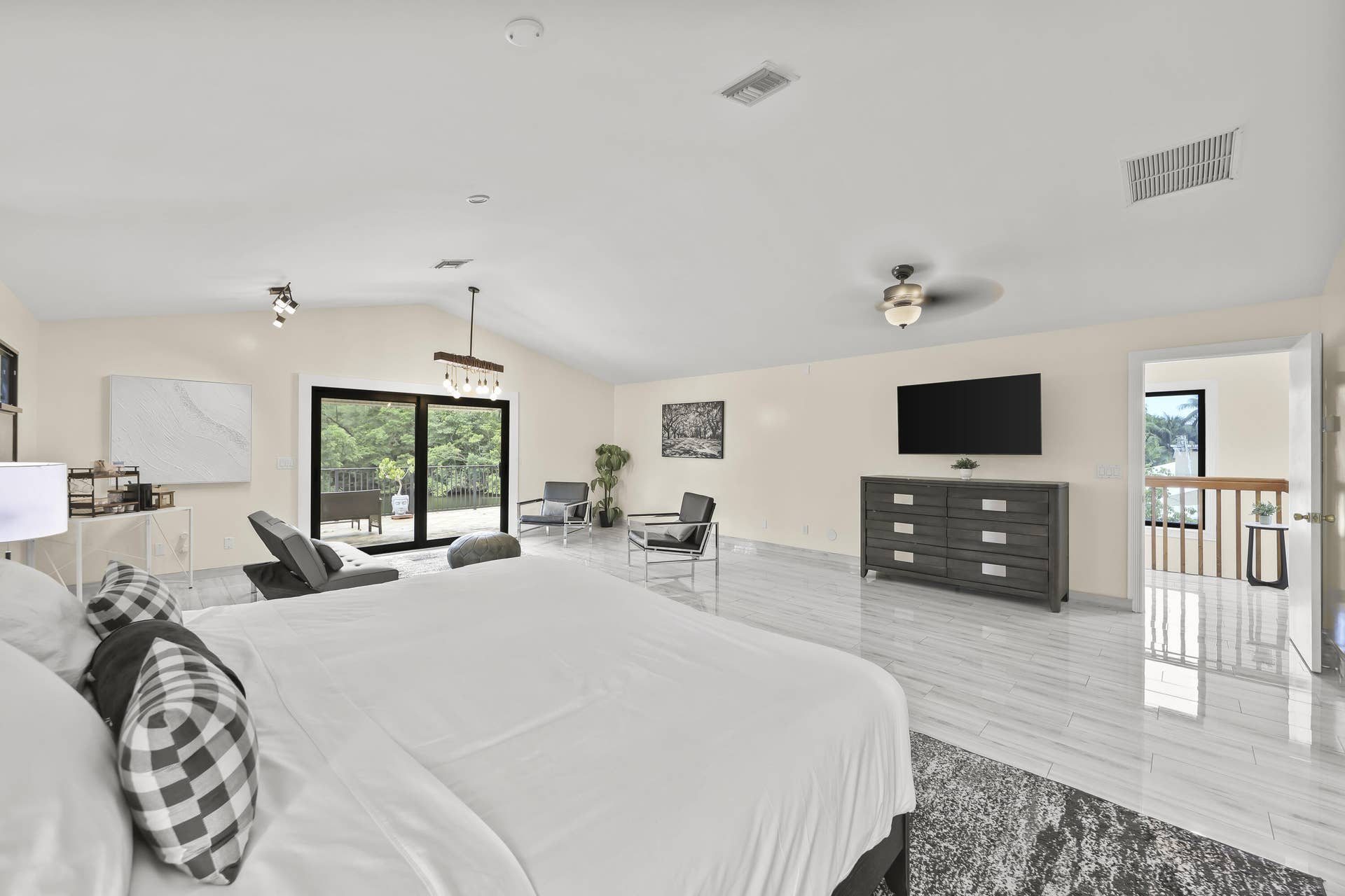 4406 SW 35th Ave - 43.jpg-FULL