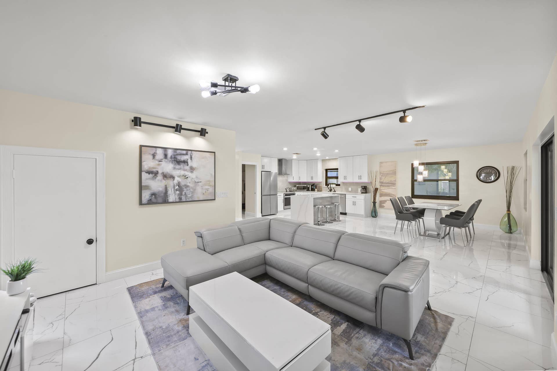 4406 SW 35th Ave - 9.jpg-FULL