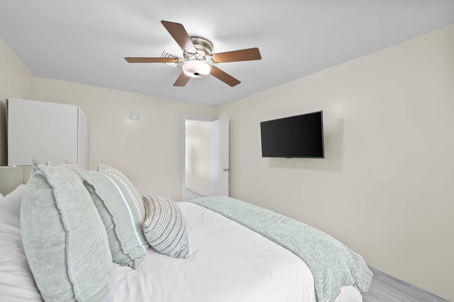 4406 SW 35th Ave - 41.jpg-FULL