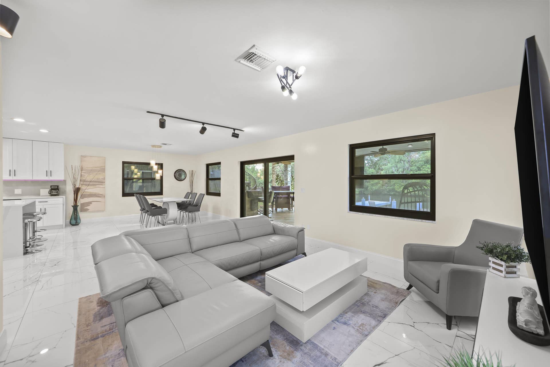 4406 SW 35th Ave - 10.jpg-FULL