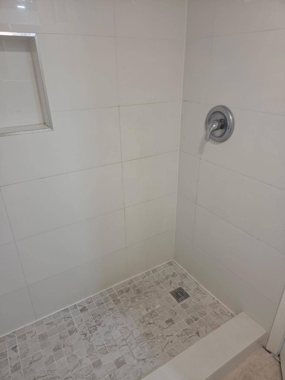 2401 RIVERSIDE Drive, #306-B, Coral Springs, FL 33065 2401 RIVERSIDE APT 306 BATHROOM 3