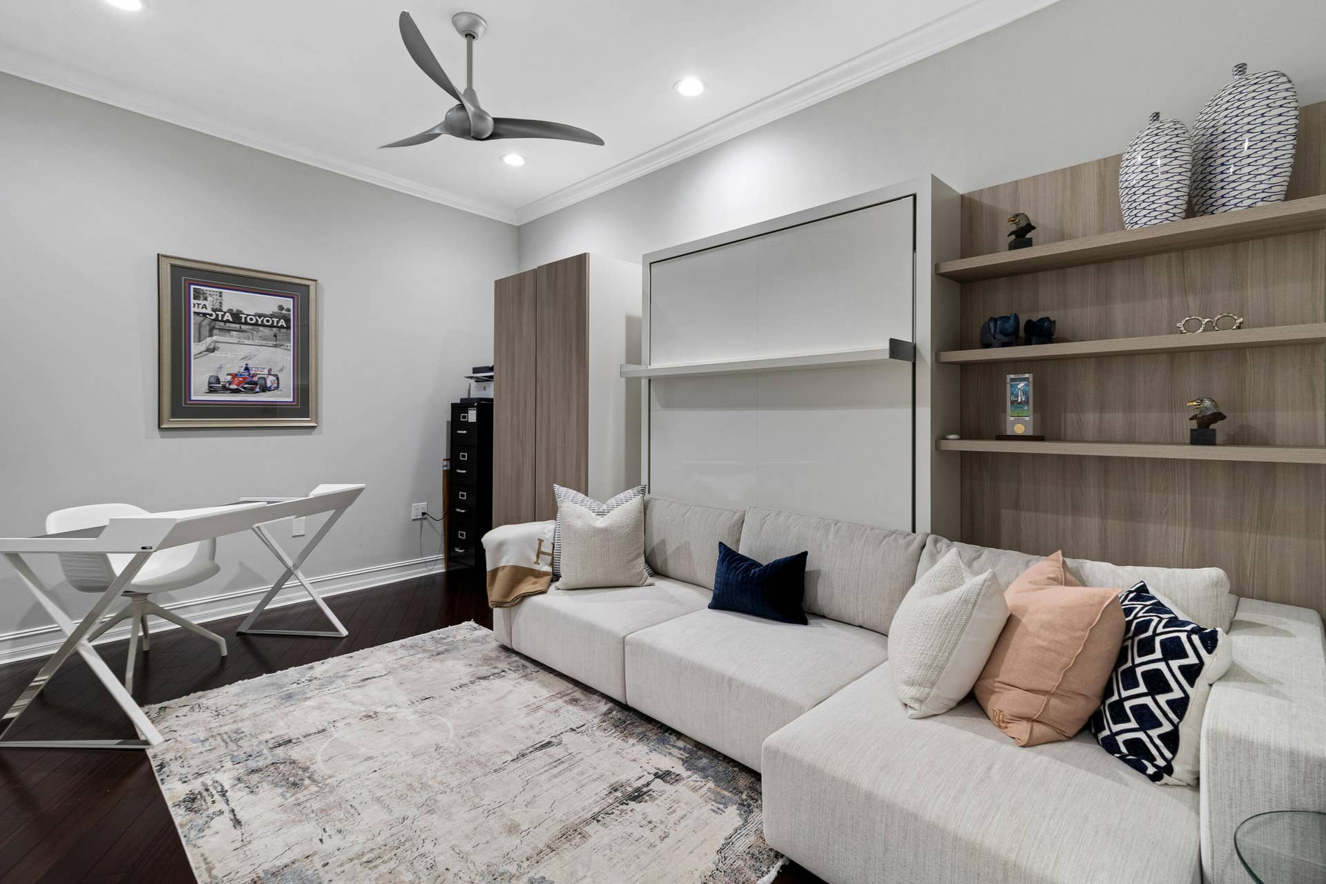 Office with Murphy bed - first floor
