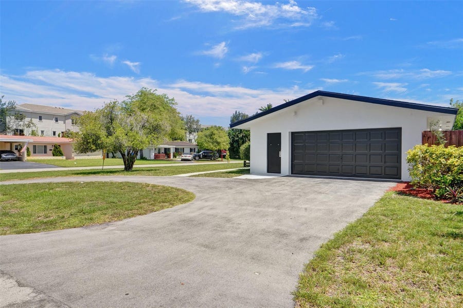 Property photo for 4017 NE 18th Avenue, Oakland Park, FL