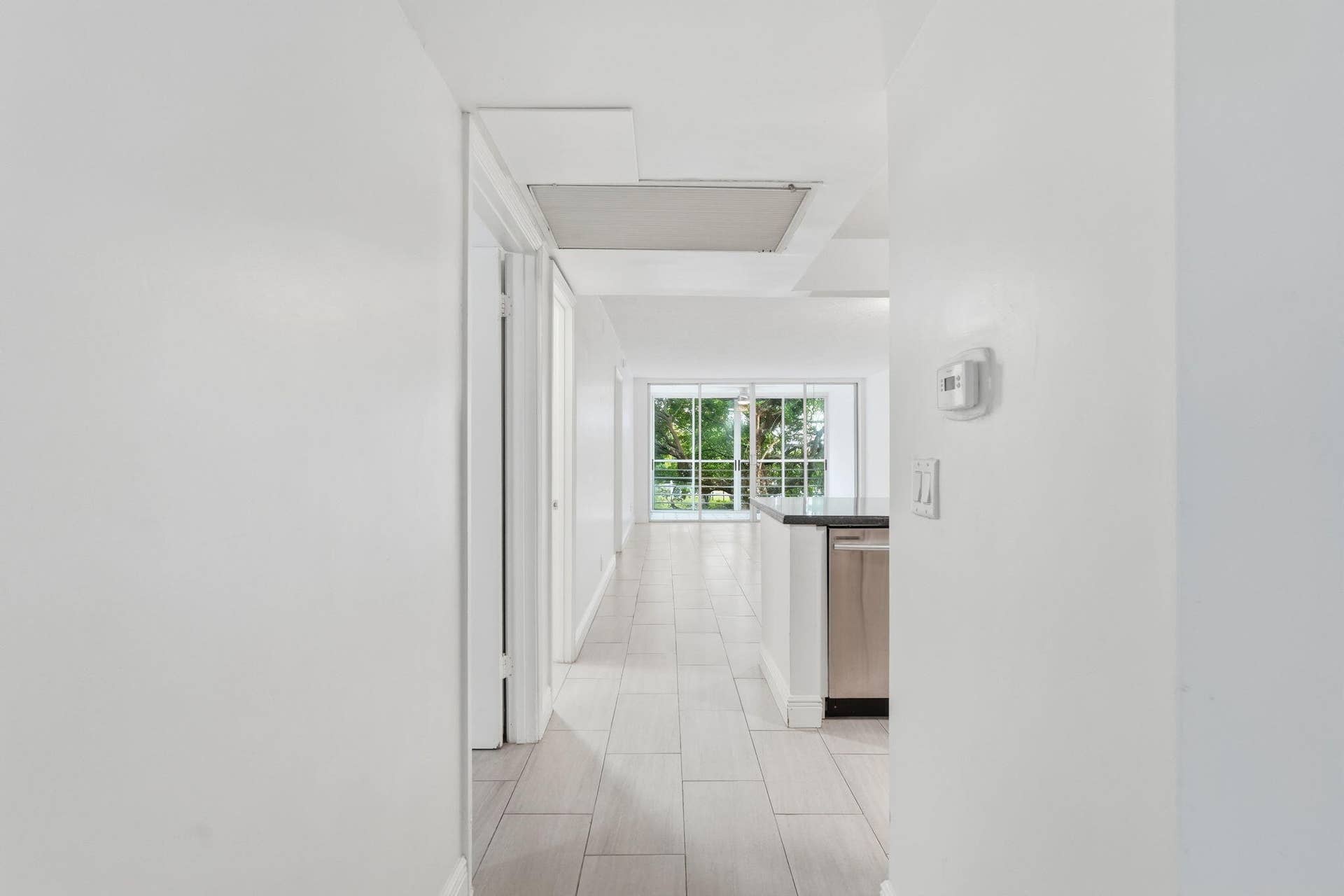 11-web-or-mls-9325_Lagoon_Pl_Unit_405_01