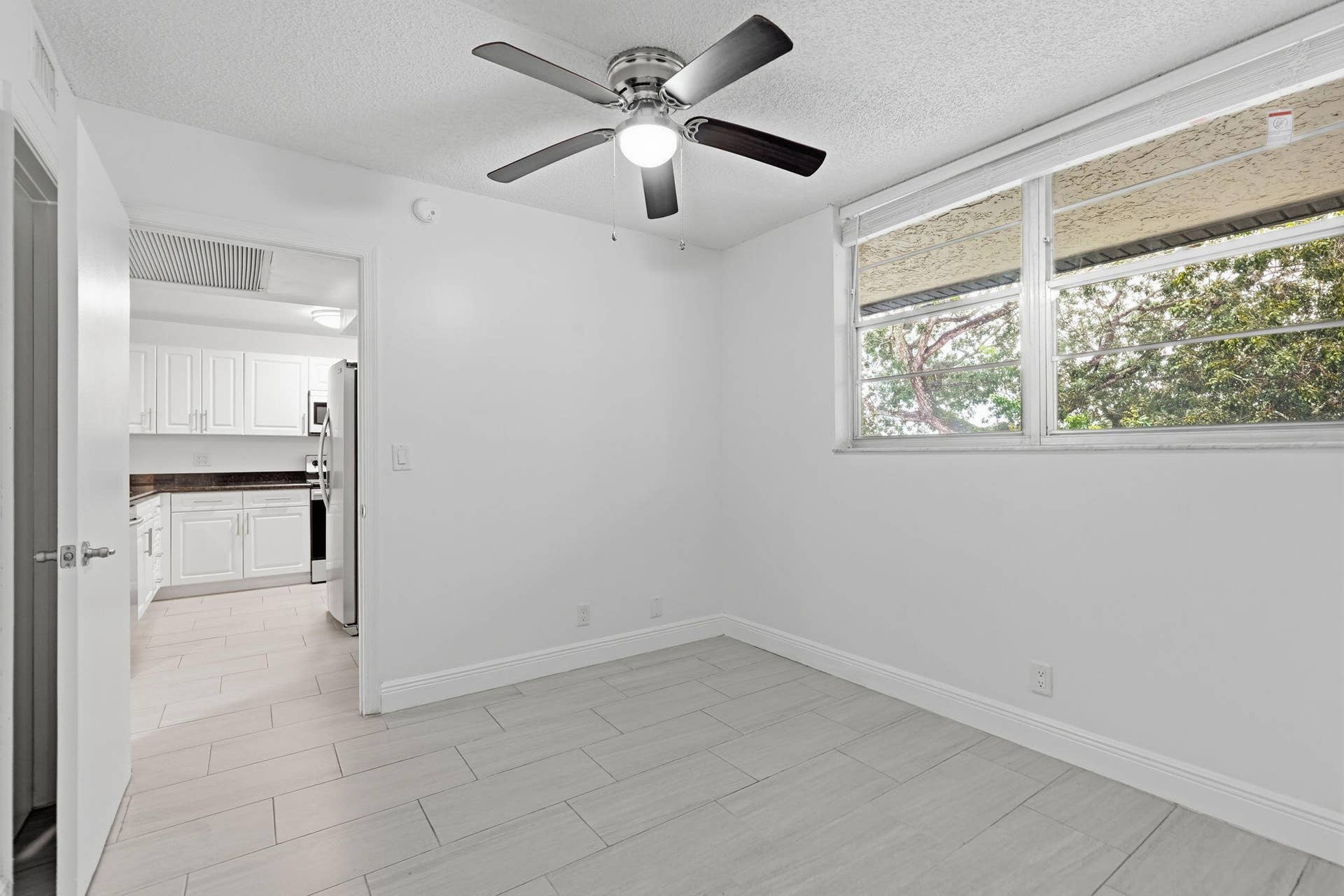 9-web-or-mls-9325_Lagoon_Pl_Unit_405_009