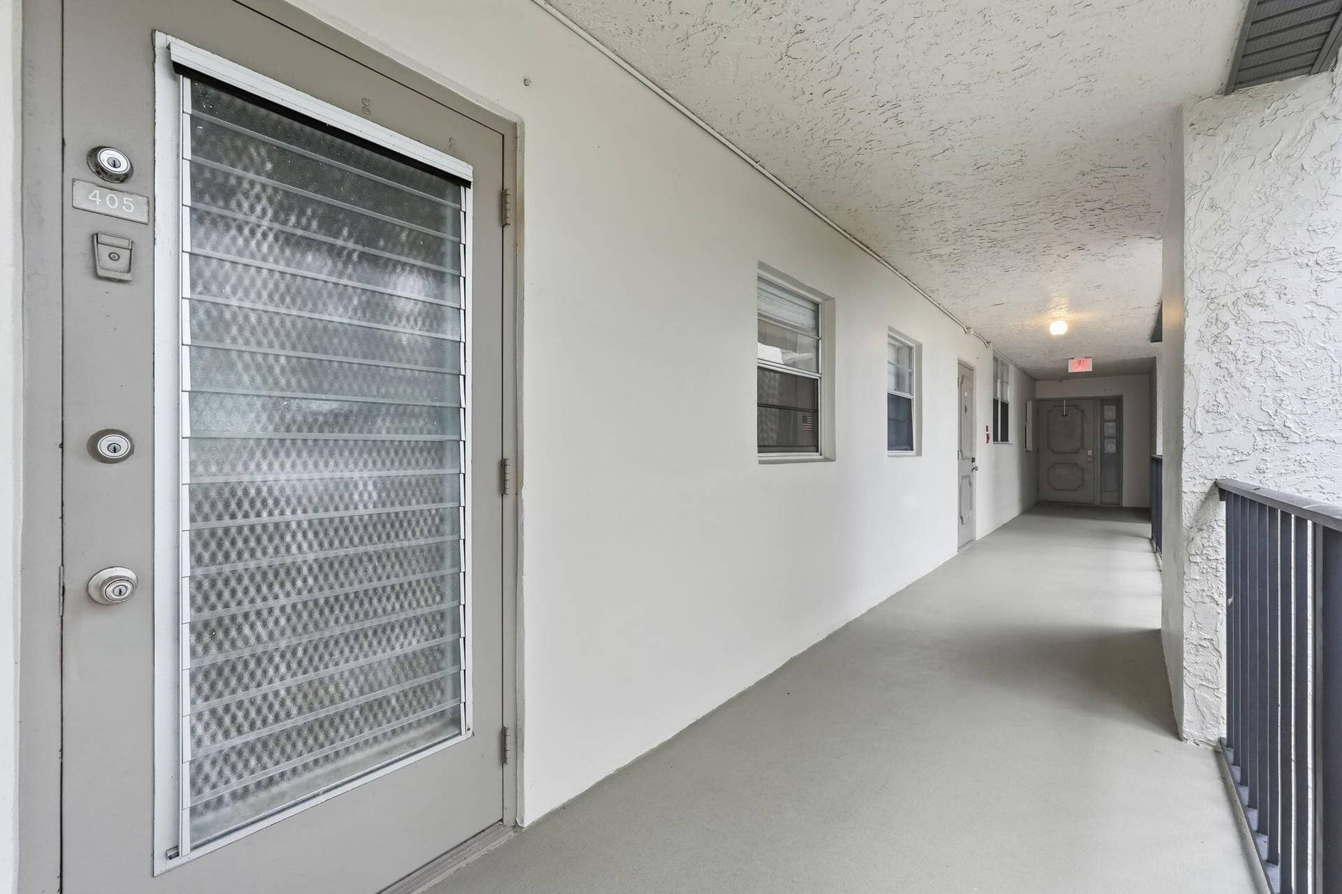 27-web-or-mls-9325_Lagoon_Pl_Unit_405_02
