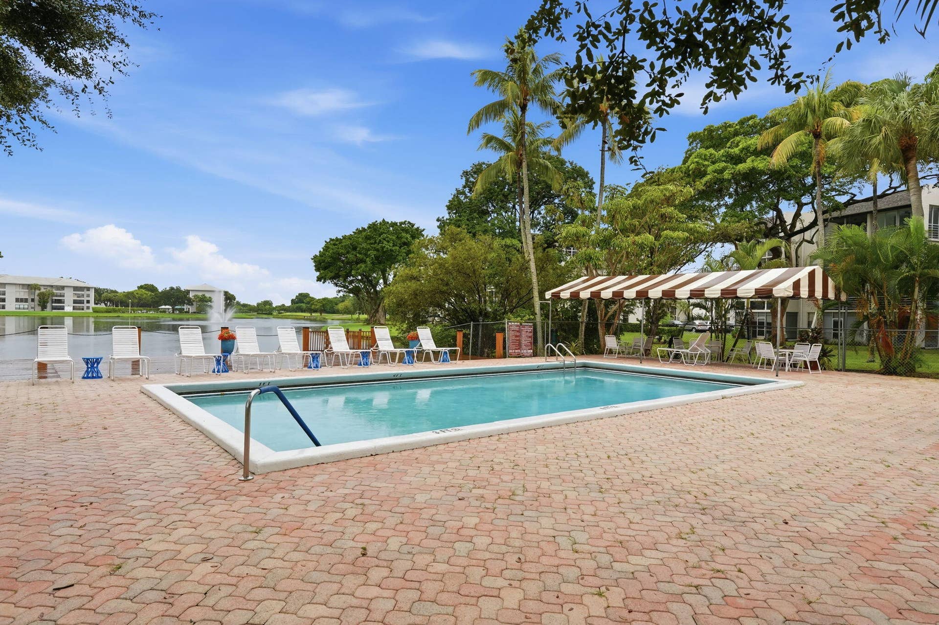 30-web-or-mls-9325_Lagoon_Pl_Unit_405_03
