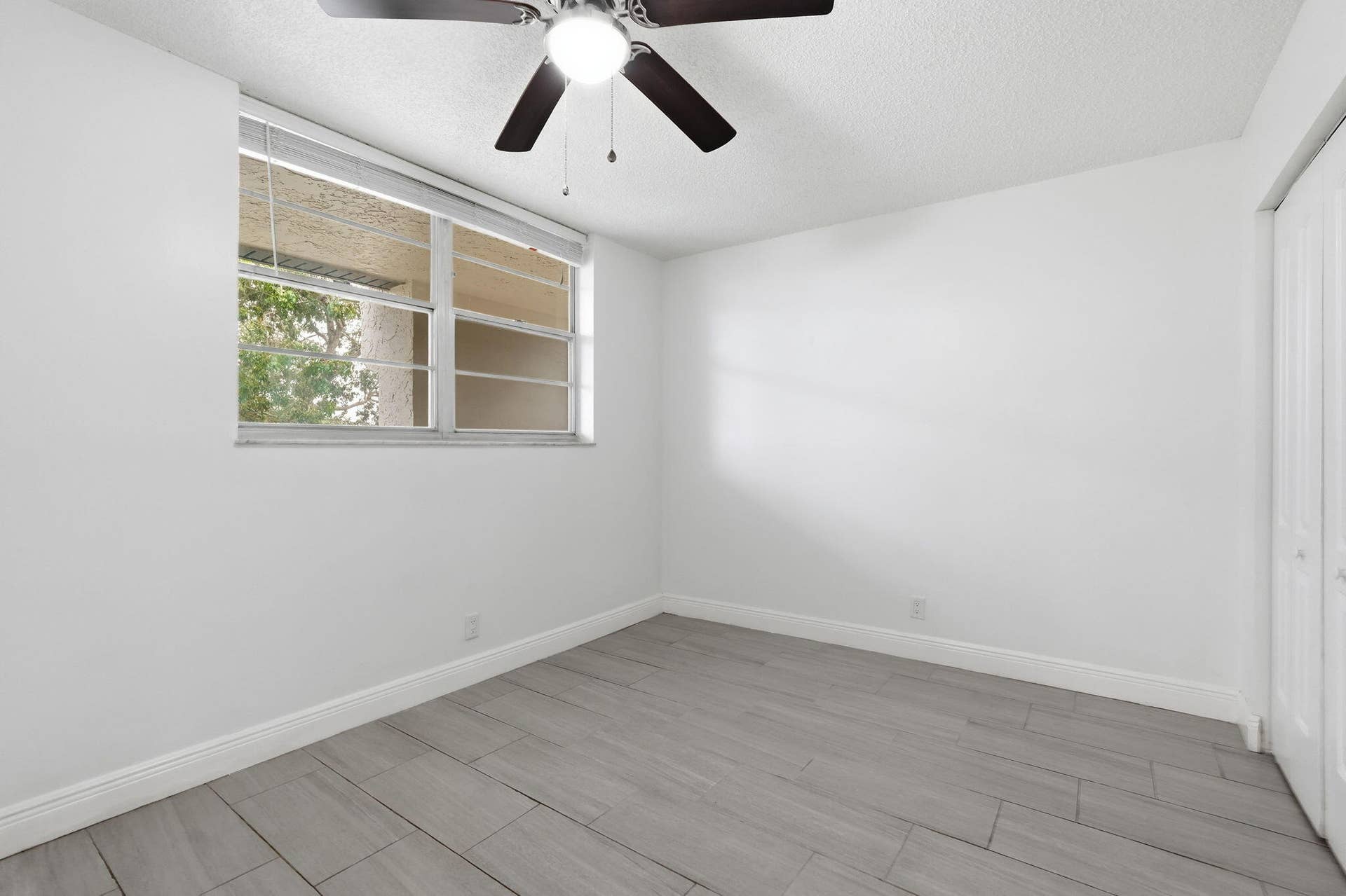 8-web-or-mls-9325_Lagoon_Pl_Unit_405_008