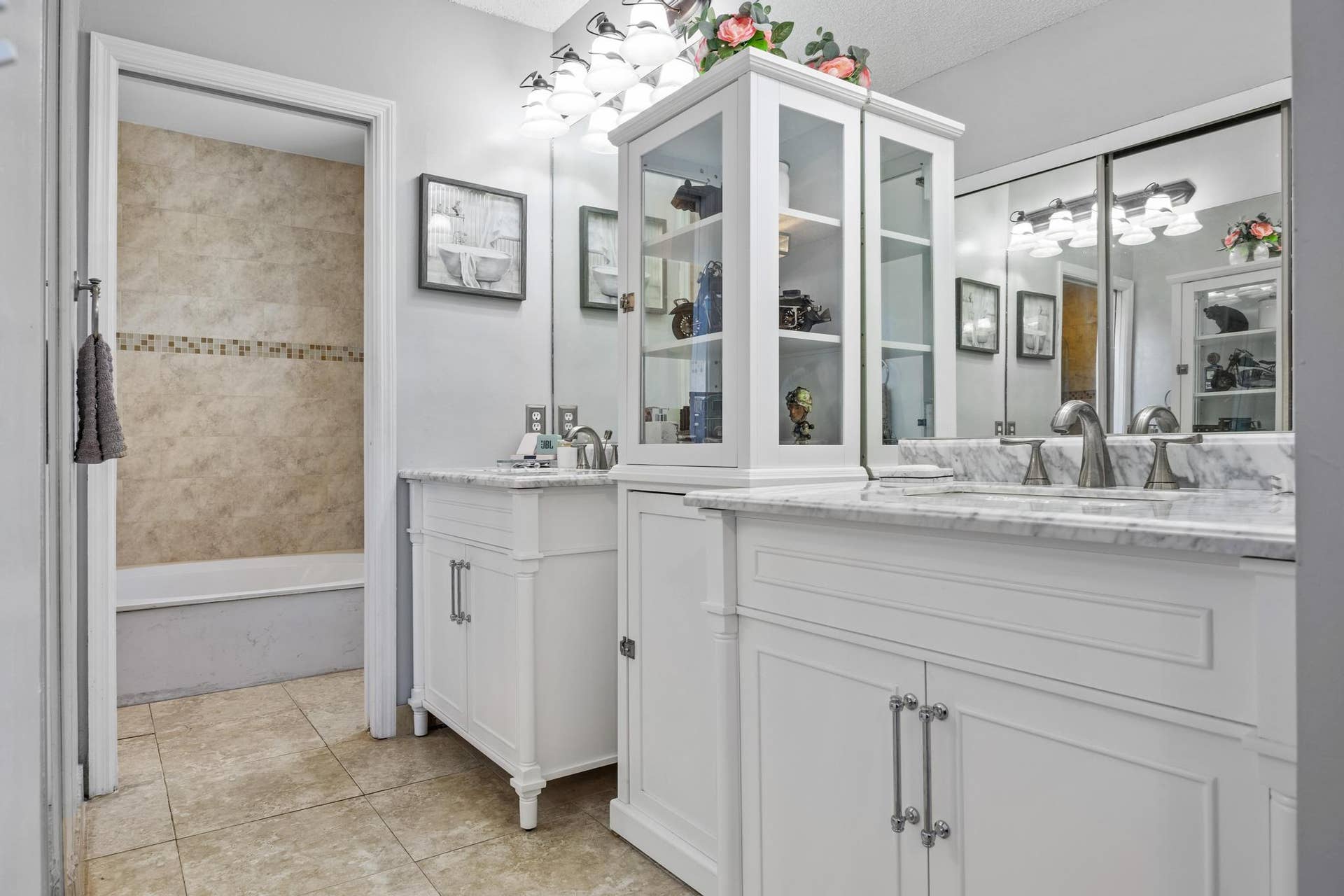 940 SW 96TH Avenue, Pembroke Pines, FL 33025 Prime Bathroom