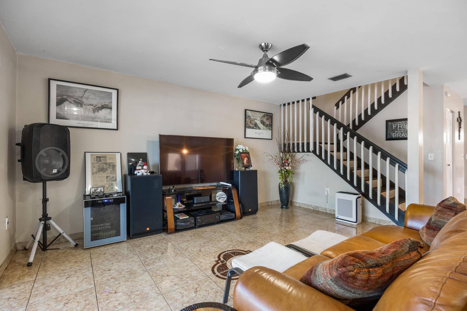 940 SW 96TH Avenue, Pembroke Pines, FL 33025 Living Room