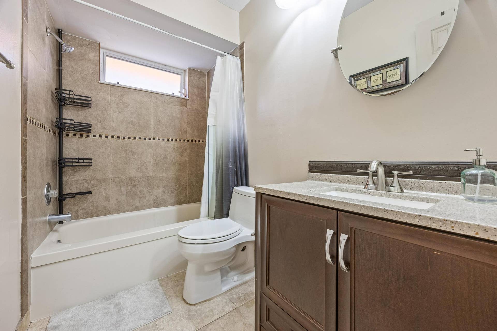 940 SW 96TH Avenue, Pembroke Pines, FL 33025 Guest Bathroom