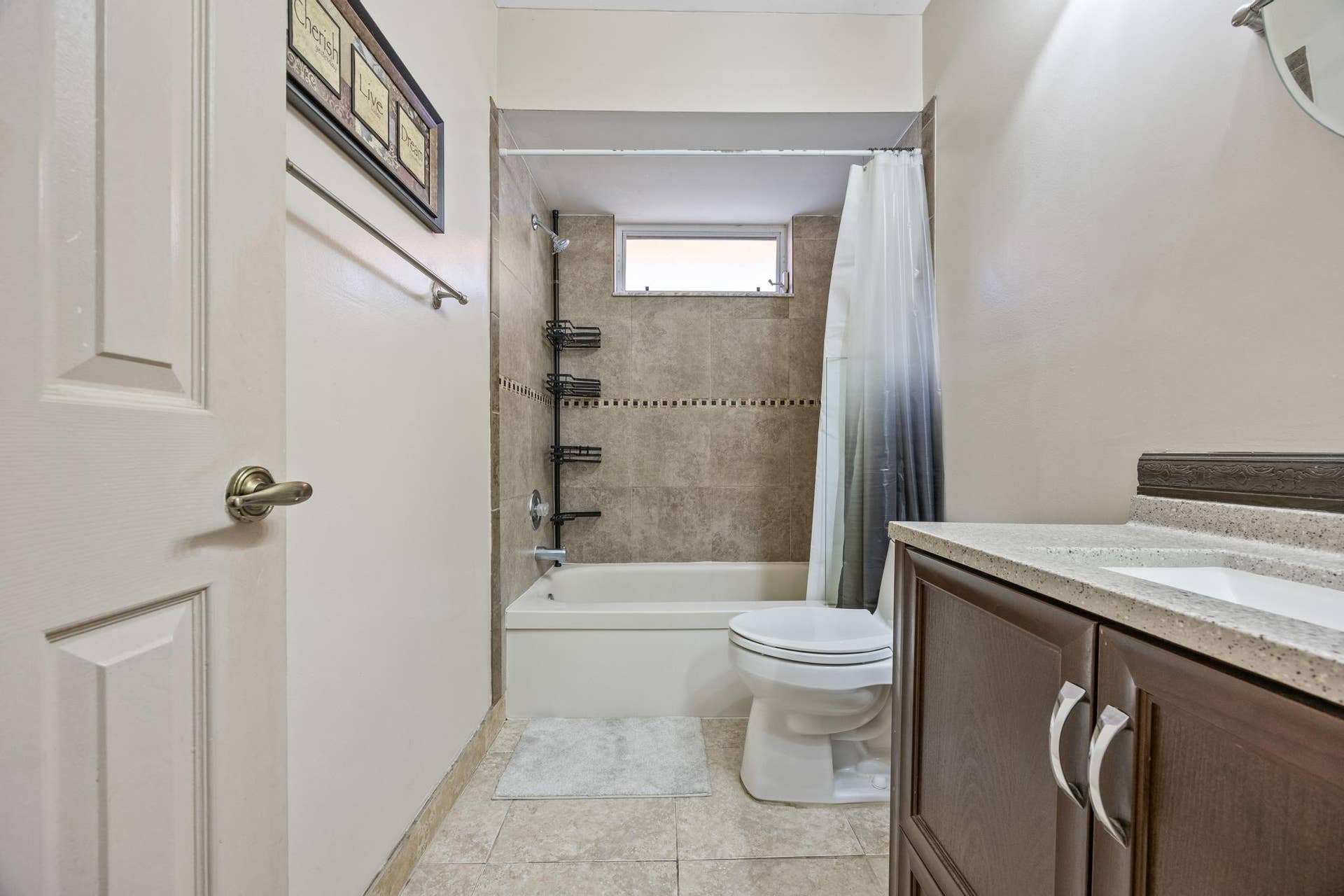 940 SW 96TH Avenue, Pembroke Pines, FL 33025 Guest Bathroom Pic 2