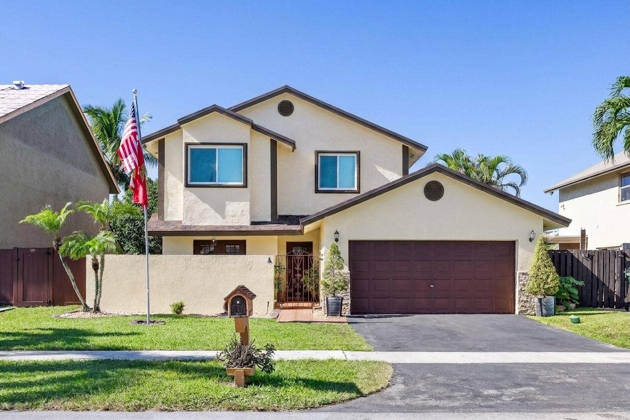940 SW 96TH Avenue, Pembroke Pines, FL 33025 Front View 2