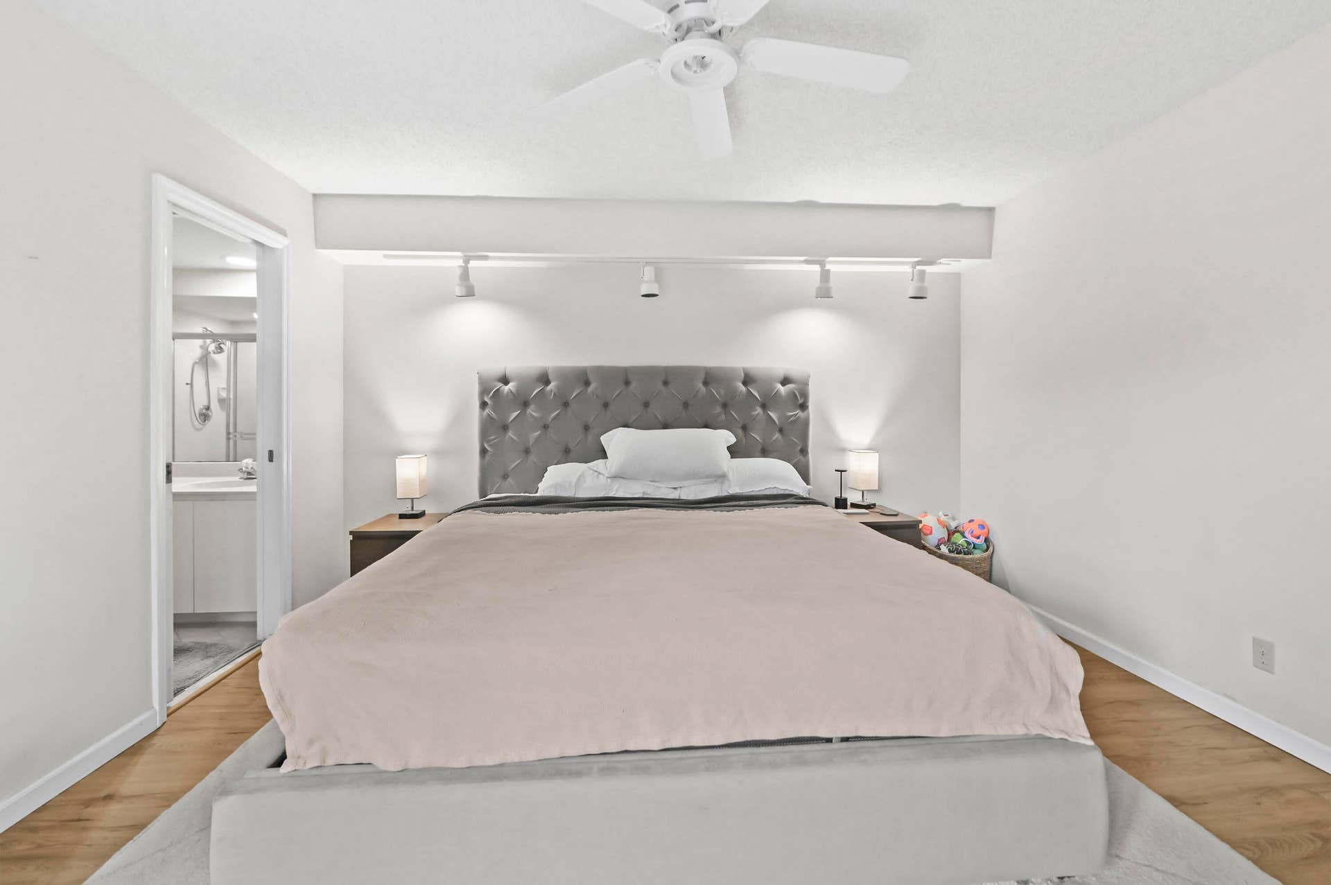 20 Bedroom 04