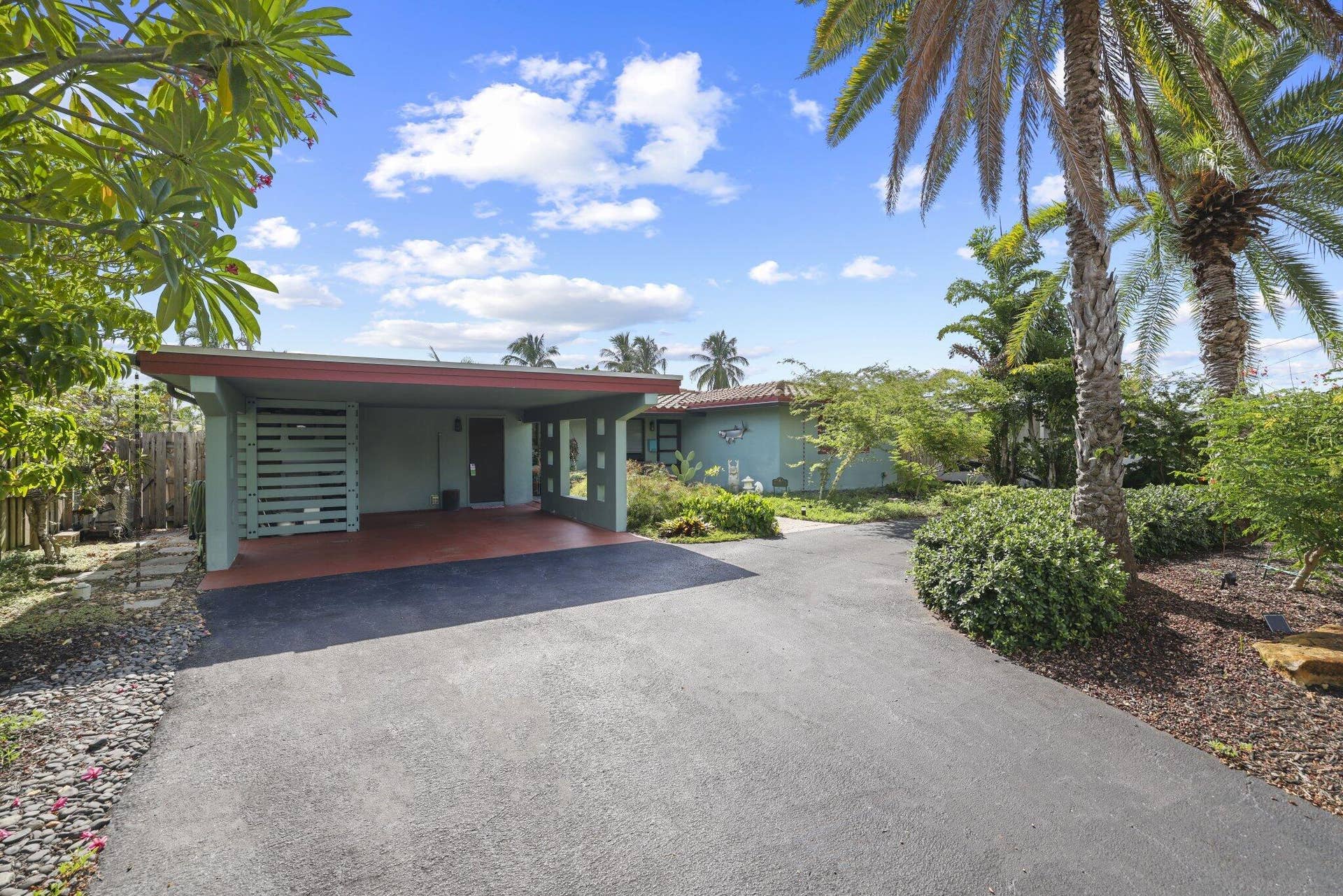 2332 NE 17th Terrace, Wilton Manors, FL 33305 2332 NE 17th Ter - 4.jpg-SMALL