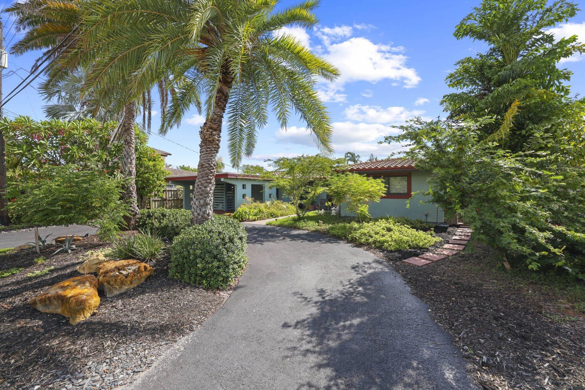 2332 NE 17th Terrace, Wilton Manors, FL 33305 2332 NE 17th Ter - 6.jpg-SMALL