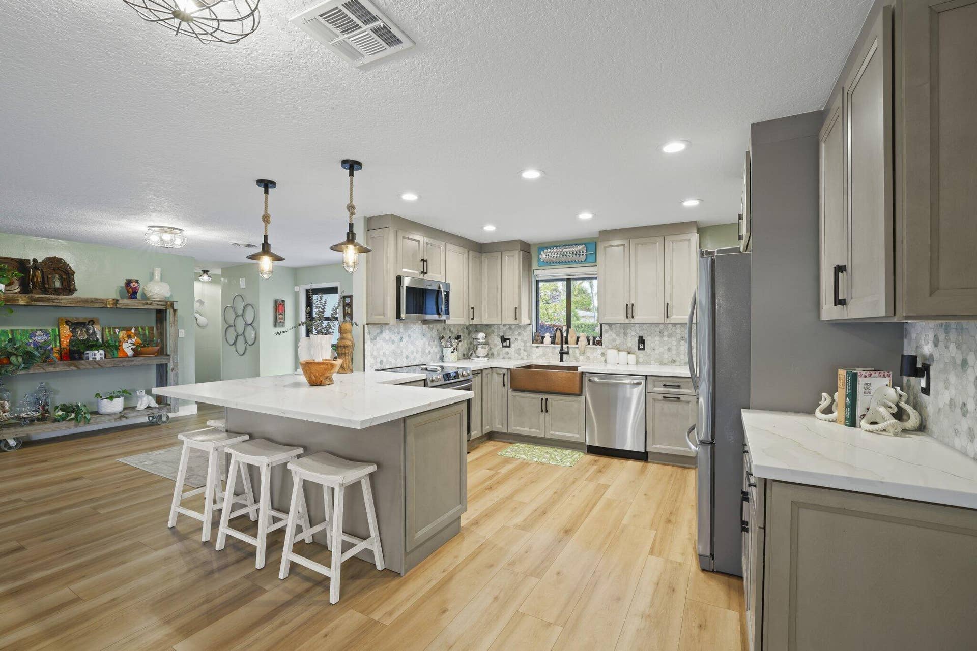2332 NE 17th Terrace, Wilton Manors, FL 33305 2332 NE 17th Ter - 21.jpg-SMALL