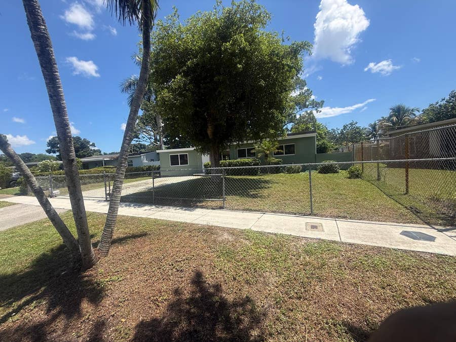 Property photo for 630 E DAYTON Circle, Fort Lauderdale, FL