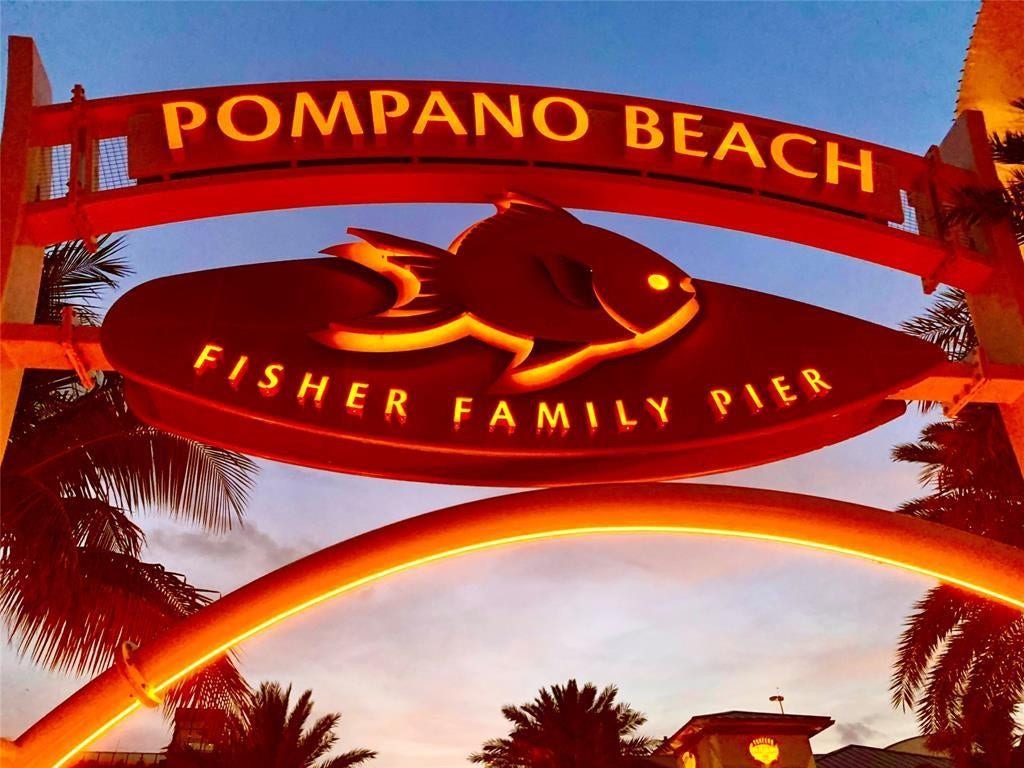 221 Shore Court, Lauderdale By The Sea, FL 33308 WALK TO LAUDERDALE BY THE SEA BEACH, STORES, RESTAURANTS, NIGHTLIFE, TRANSPORTATION, AND ONLY MINUTES TO FORT LAUDERDALE, POMPANO BEACH ATTRACTIONS AND MORE!