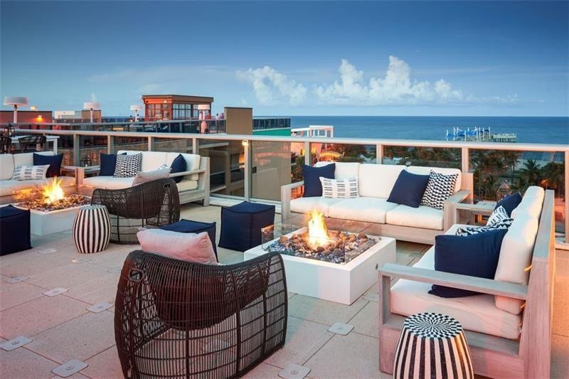 221 Shore Court, Lauderdale By The Sea, FL 33308 WALK TO LAUDERDALE BY THE SEA BEACH, STORES, RESTAURANTS, NIGHTLIFE, TRANSPORTATION, AND ONLY MINUTES TO FORT LAUDERDALE, POMPANO BEACH ATTRACTIONS AND MORE!