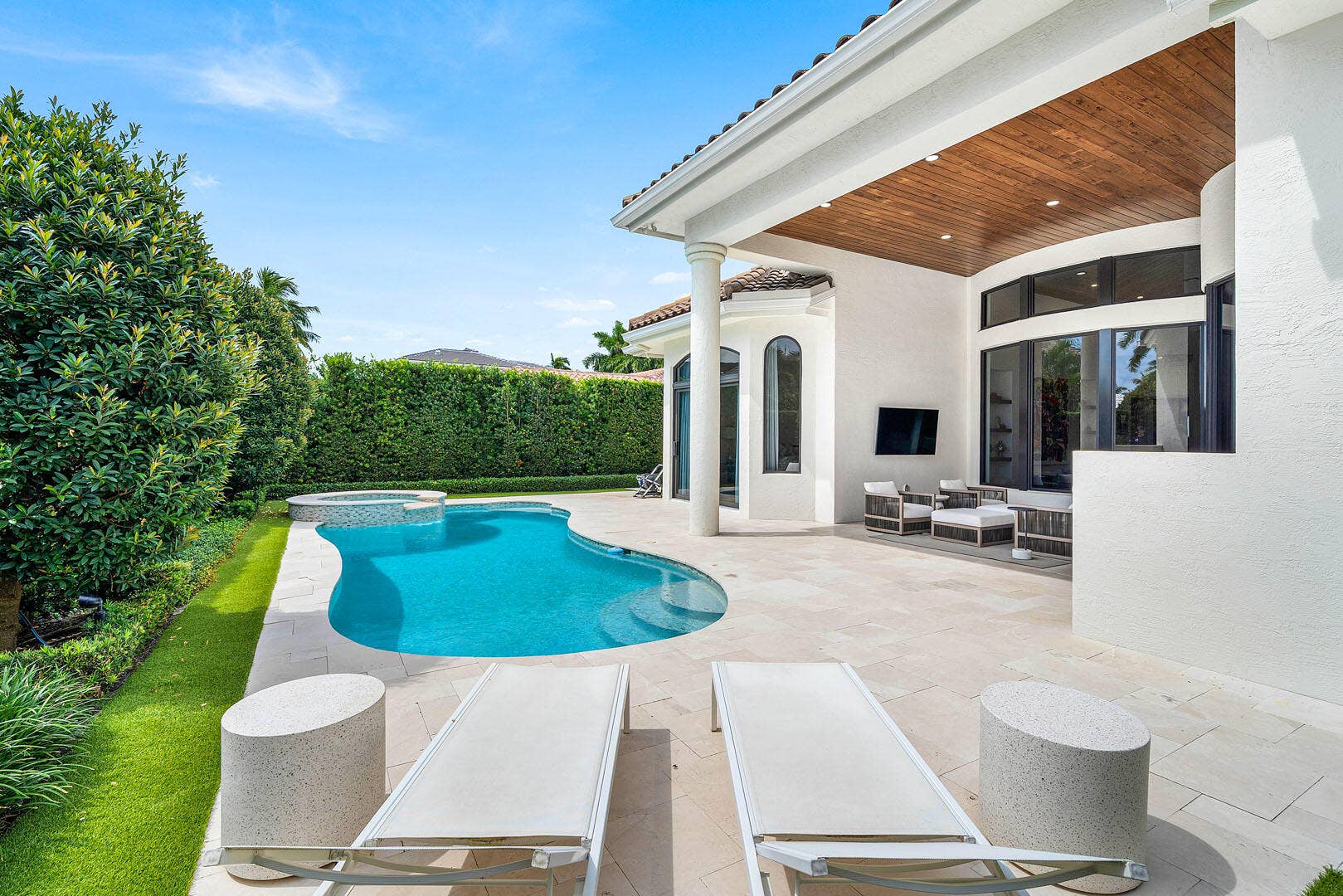 2212_Acorn_Palm_Road_23