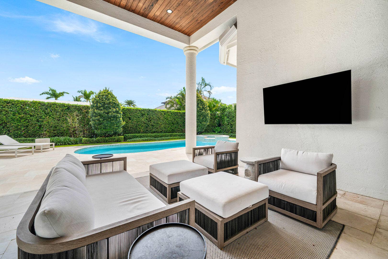 2212_Acorn_Palm_Road_21