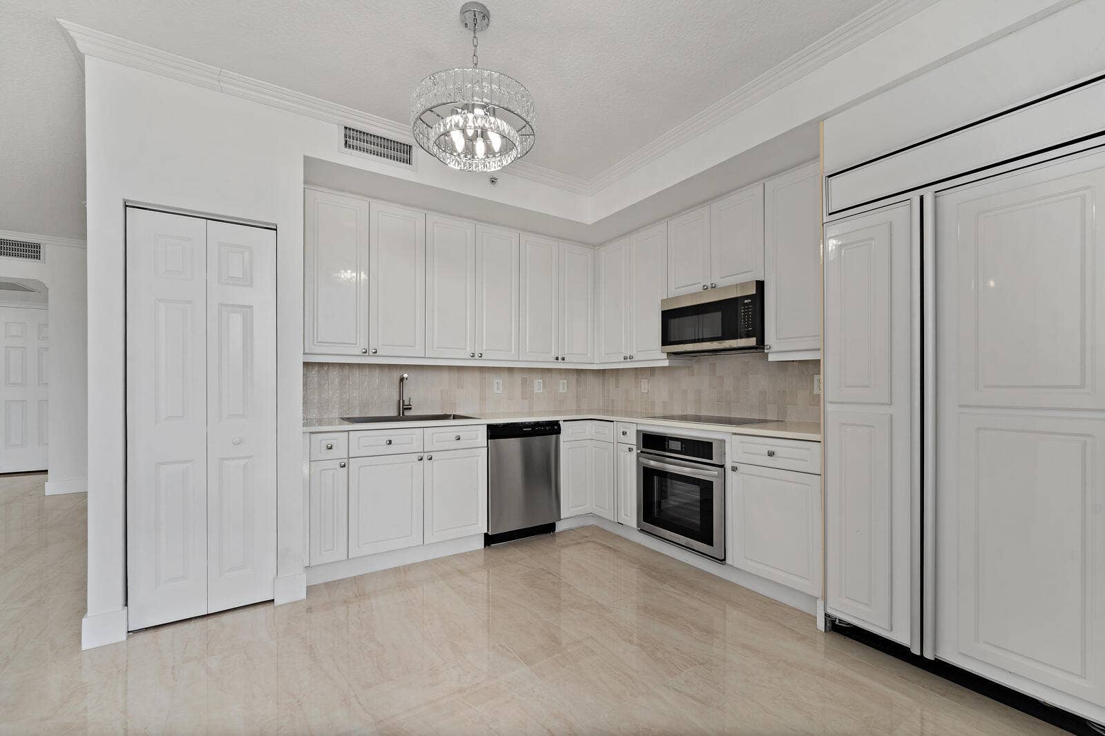 100 S Birch Road, #1604, Fort Lauderdale, FL 33316 DSC00114
