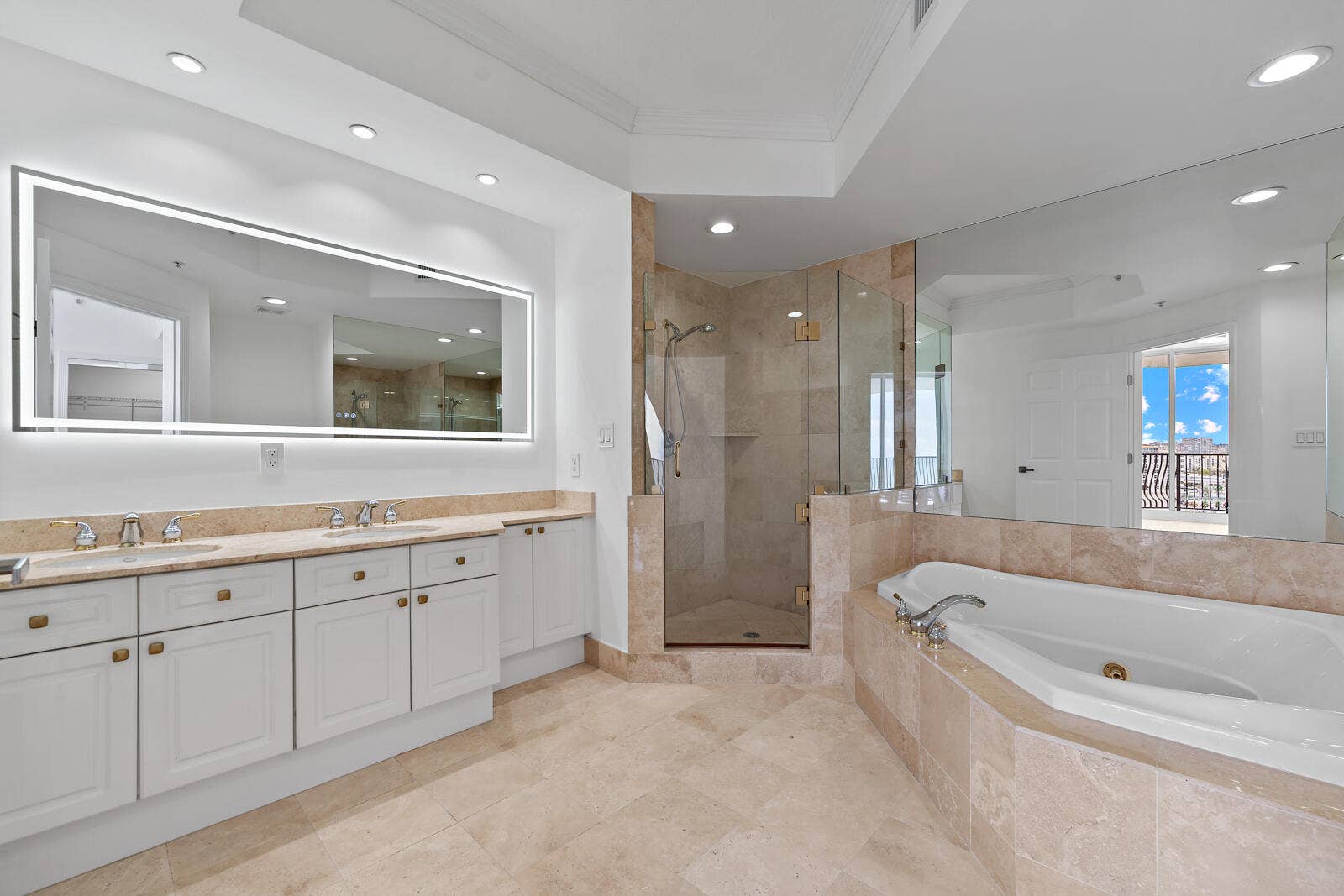 100 S Birch Road, #1604, Fort Lauderdale, FL 33316 DSC00204