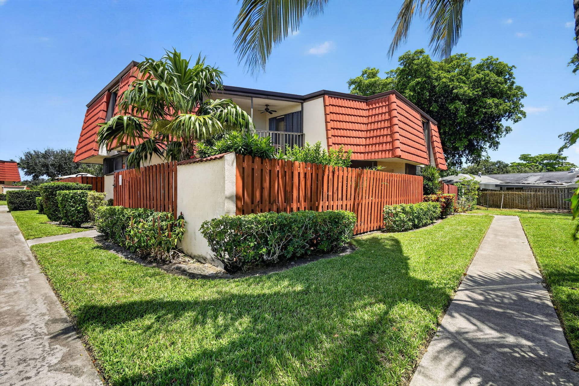 3659 VICTORIA Drive, West Palm Beach, FL 33406 2-web-or-mls-_14A4337