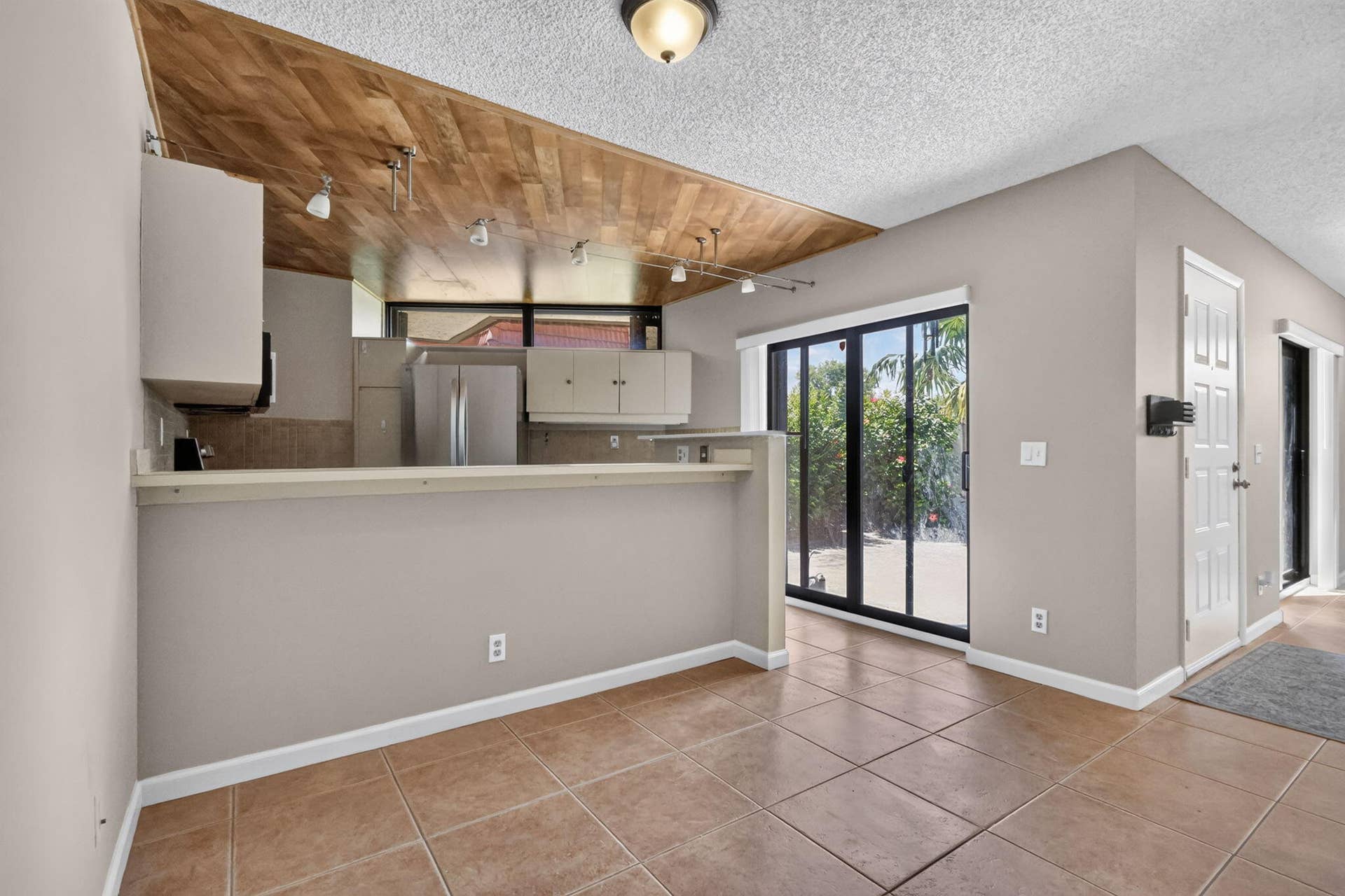 3659 VICTORIA Drive, West Palm Beach, FL 33406 8-web-or-mls-_14A4197