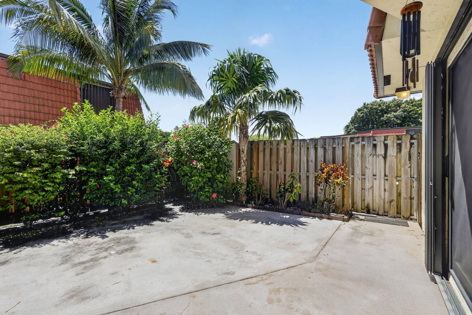 3659 VICTORIA Drive, West Palm Beach, FL 33406 30-web-or-mls-_14A4317