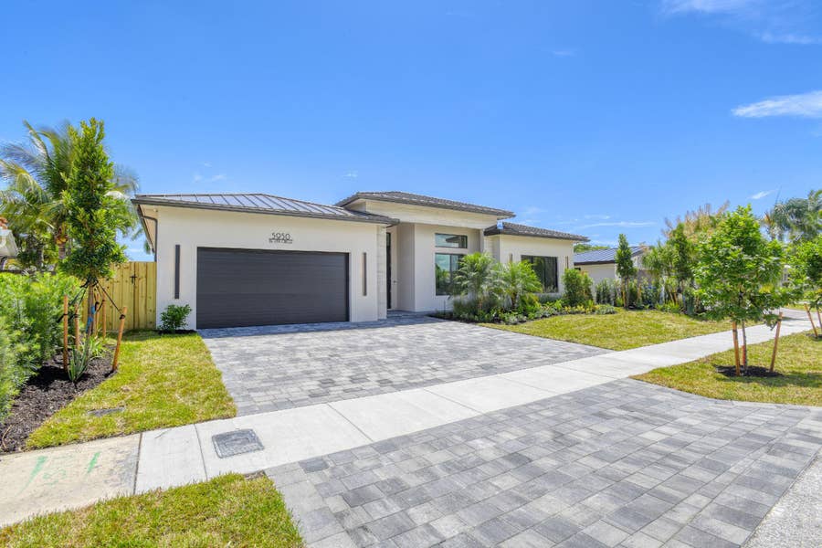 Property photo for 5950 NE 21st Circle, Fort Lauderdale, FL