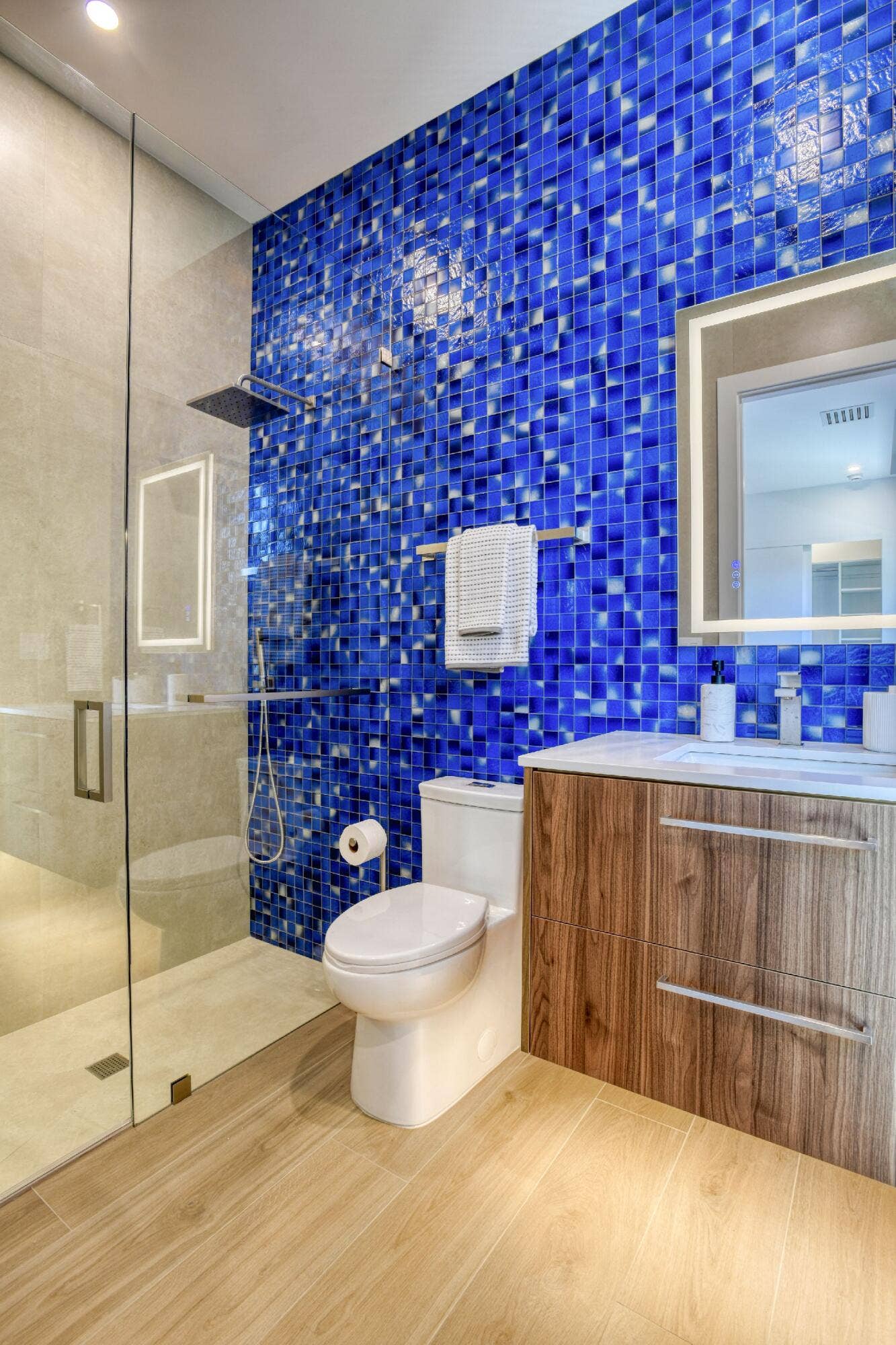 Bath 3 / cabana