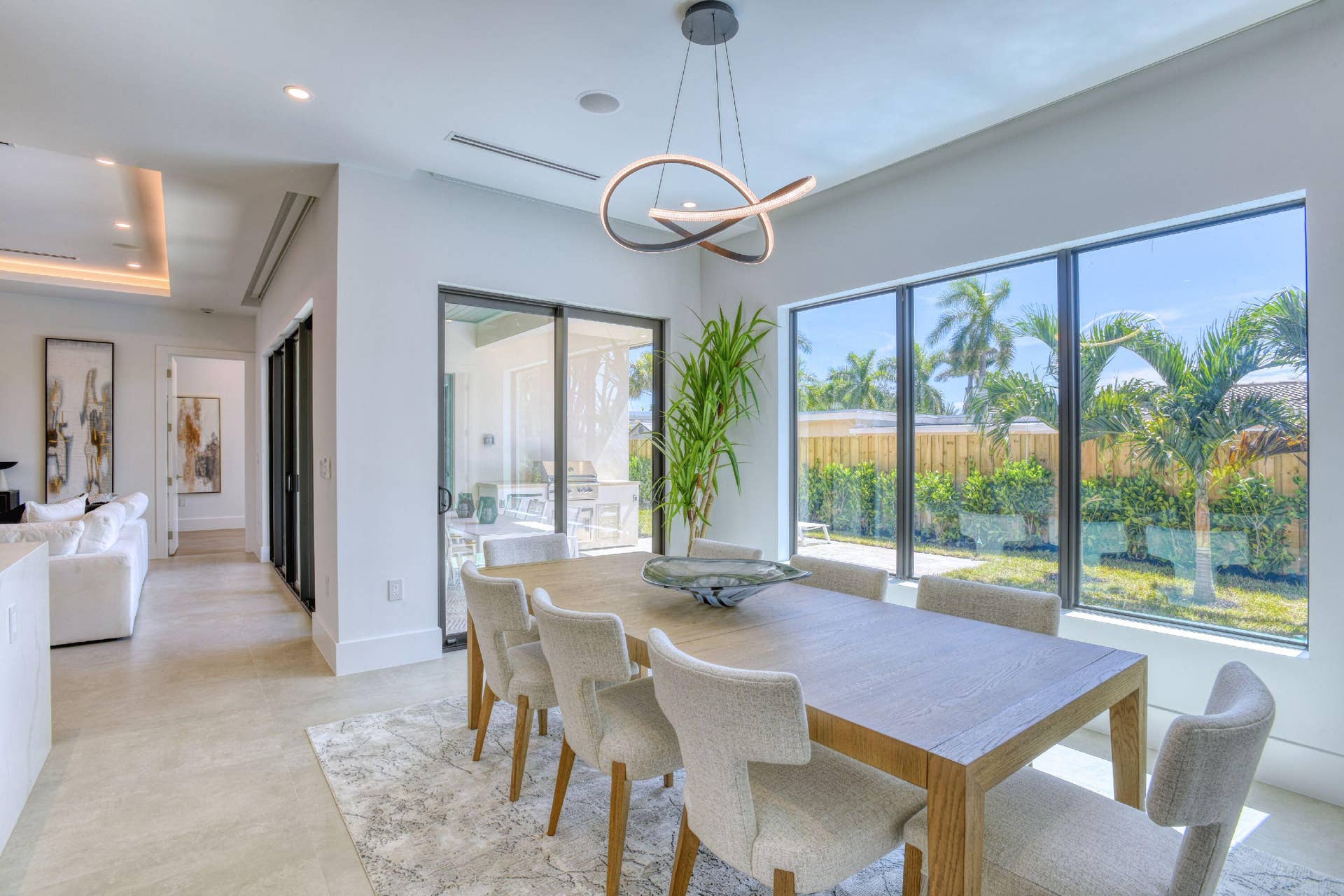 Dining with pool view