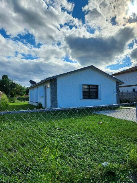 Property photo for 1565 W 36th Street, West Palm Beach, FL