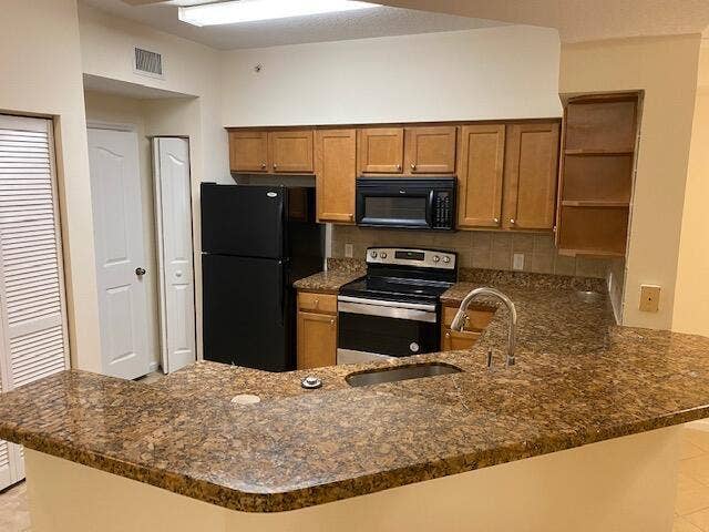 9857 Baywinds Drive, #9105, West Palm Beach, West Palm Beach, FL 33411 Kitchen