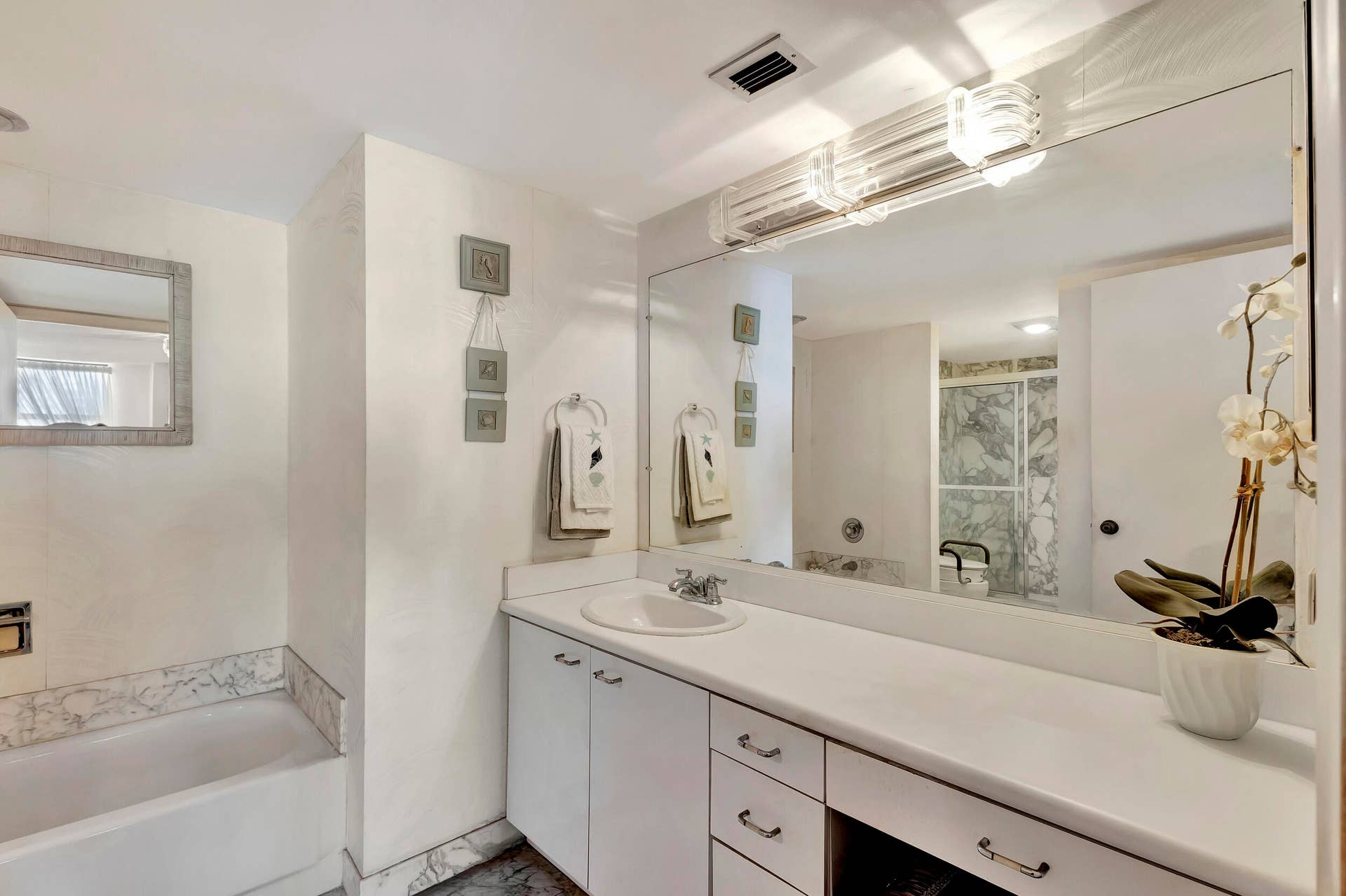 3400 N OCEAN Drive, #1505, Singer Island, FL 33404 MASTER BATH