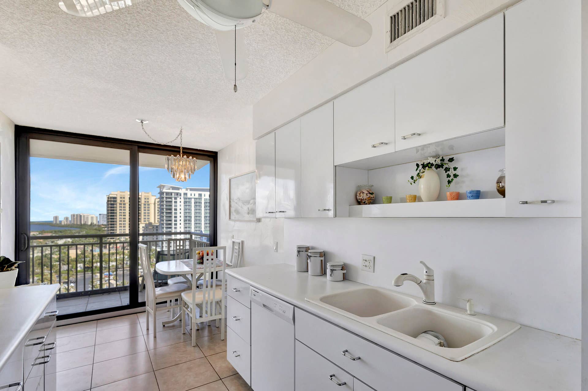 3400 N OCEAN Drive, #1505, Singer Island, FL 33404 KITCHEN