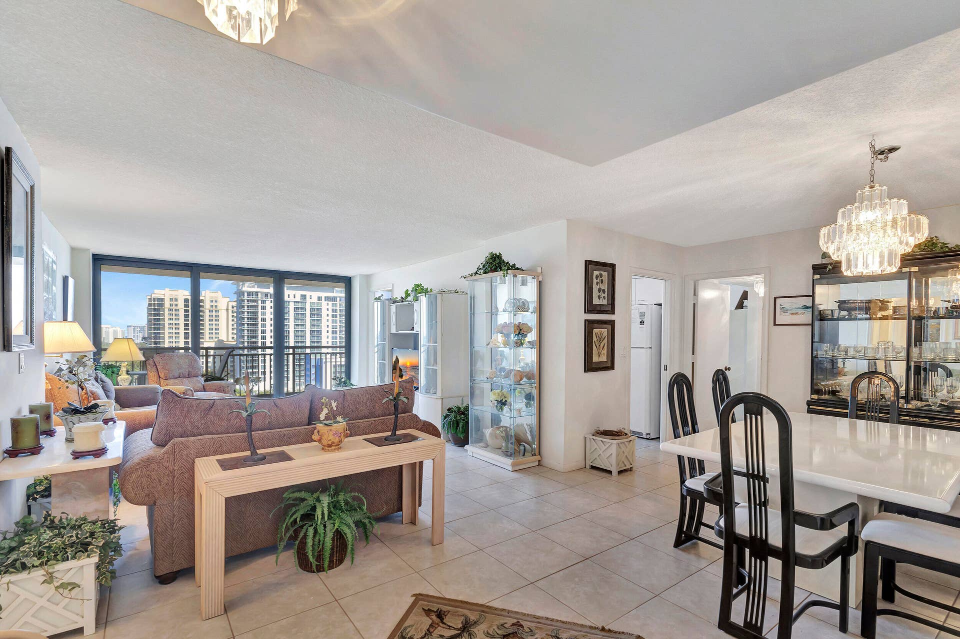 3400 N OCEAN Drive, #1505, Singer Island, FL 33404 LIVING ROOM