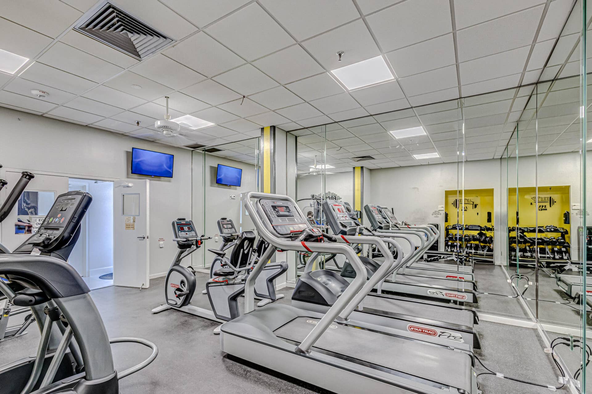 3400 N OCEAN Drive, #1505, Singer Island, FL 33404 FITNESS CENTER