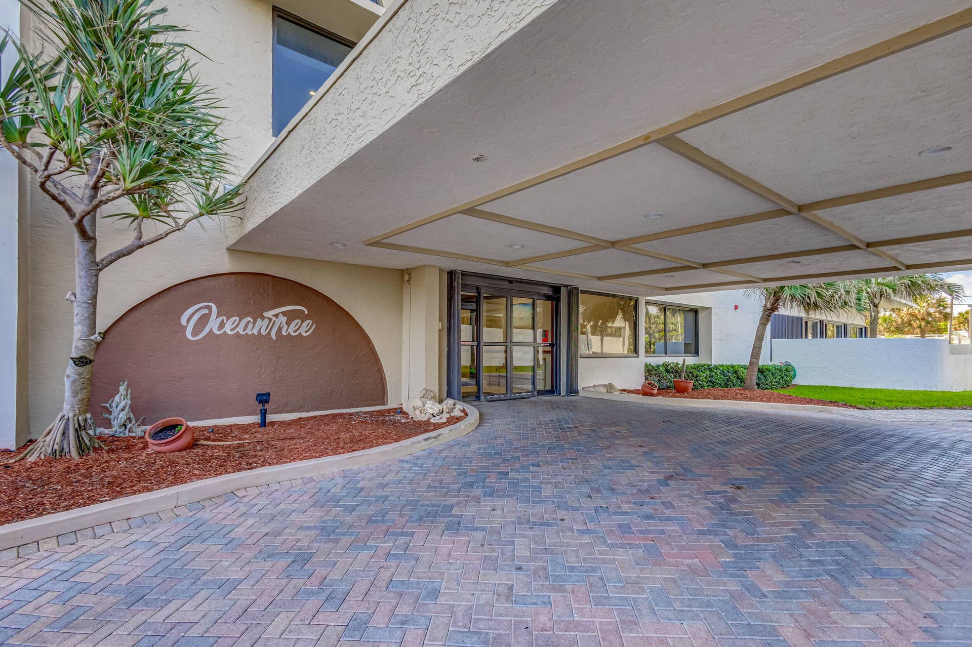 3400 N OCEAN Drive, #1505, Singer Island, FL 33404 ENTRANCE